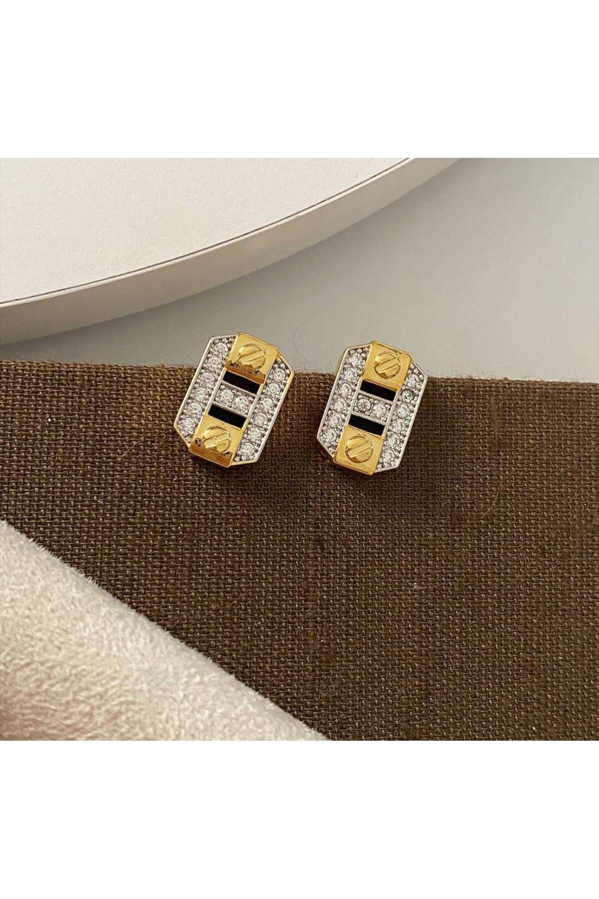 Zirkon Taş Ve Gold Detay Diamonds Figür Gold Renk Küpe