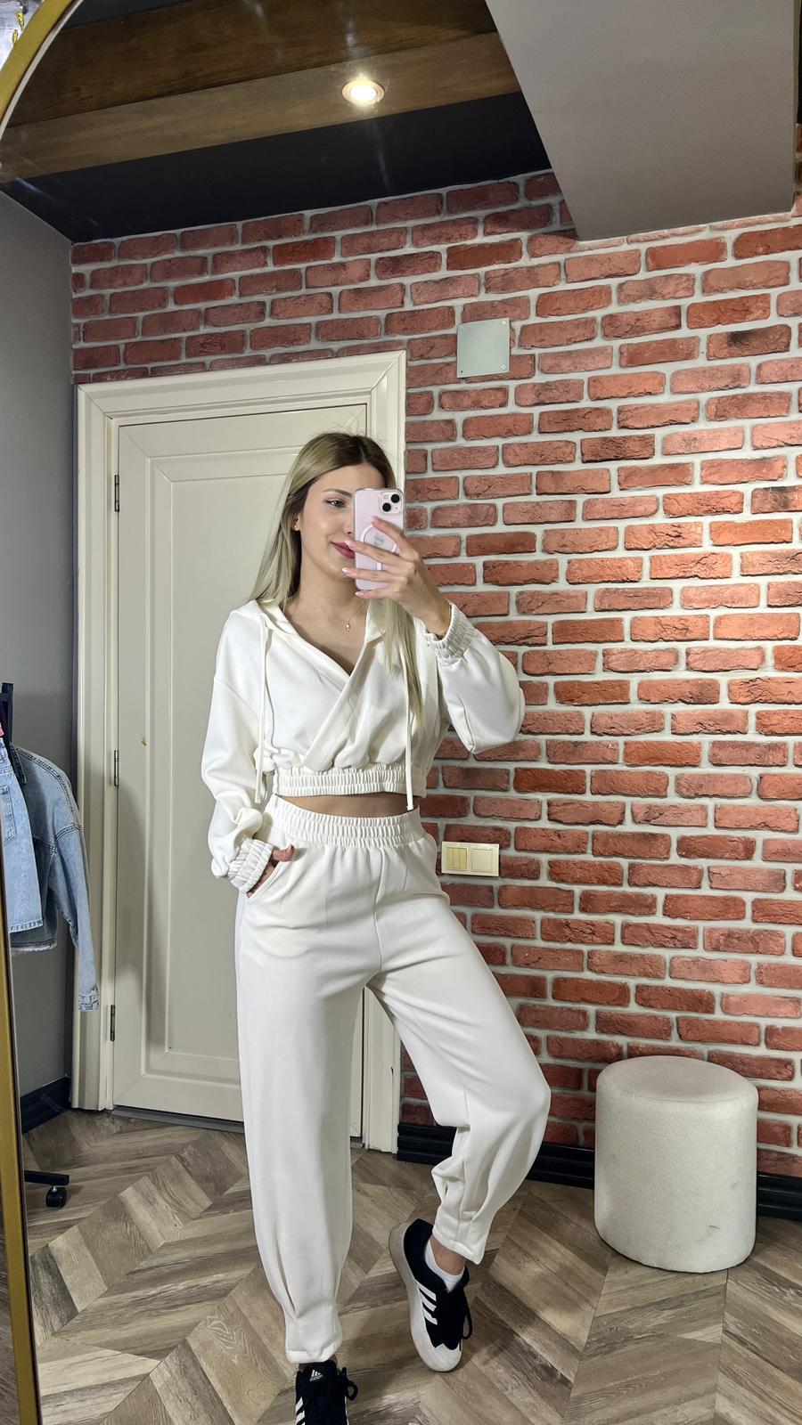 krem eşofman takımı