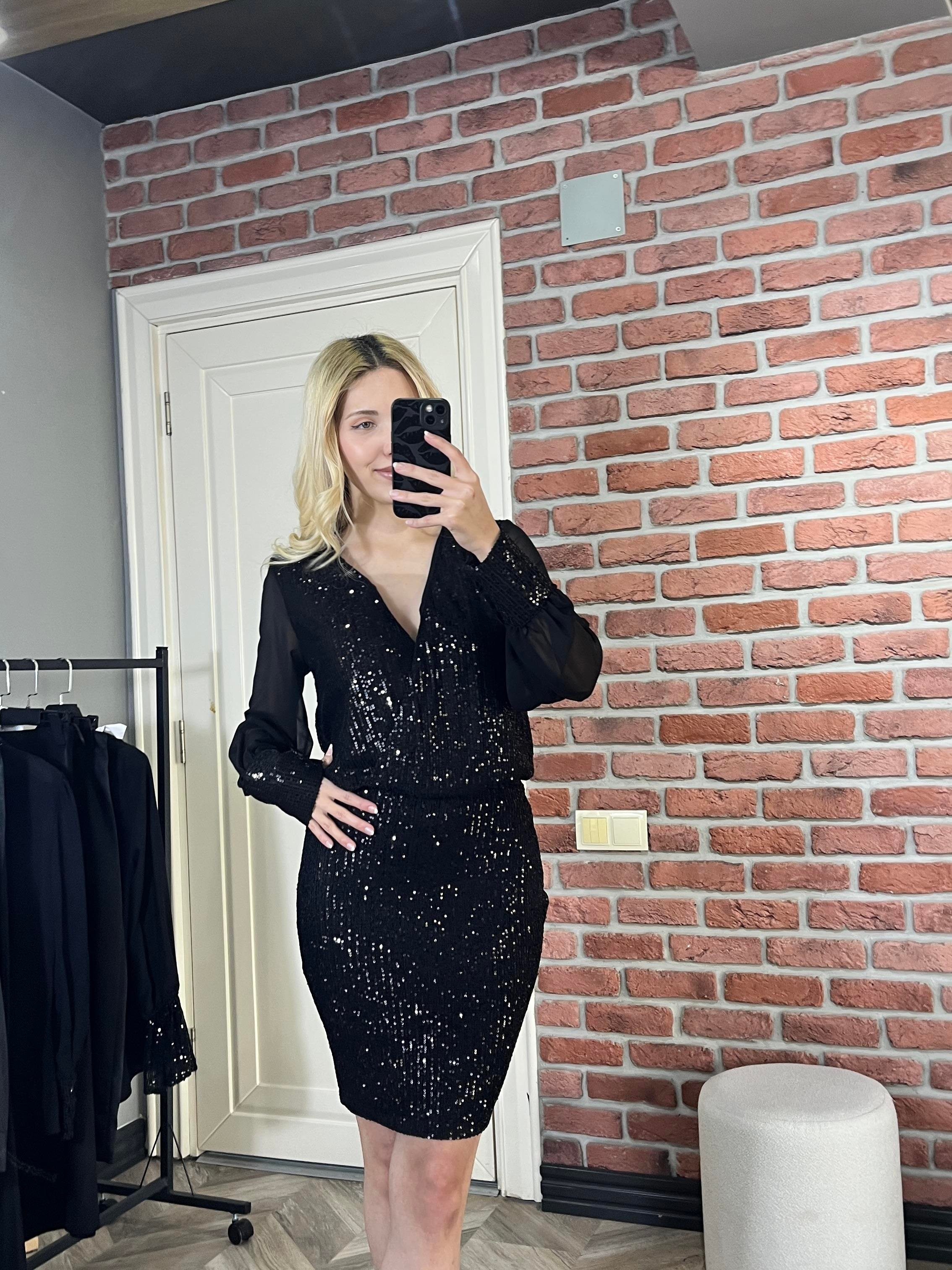 Siyah Payetli Şifon Kol Bluz