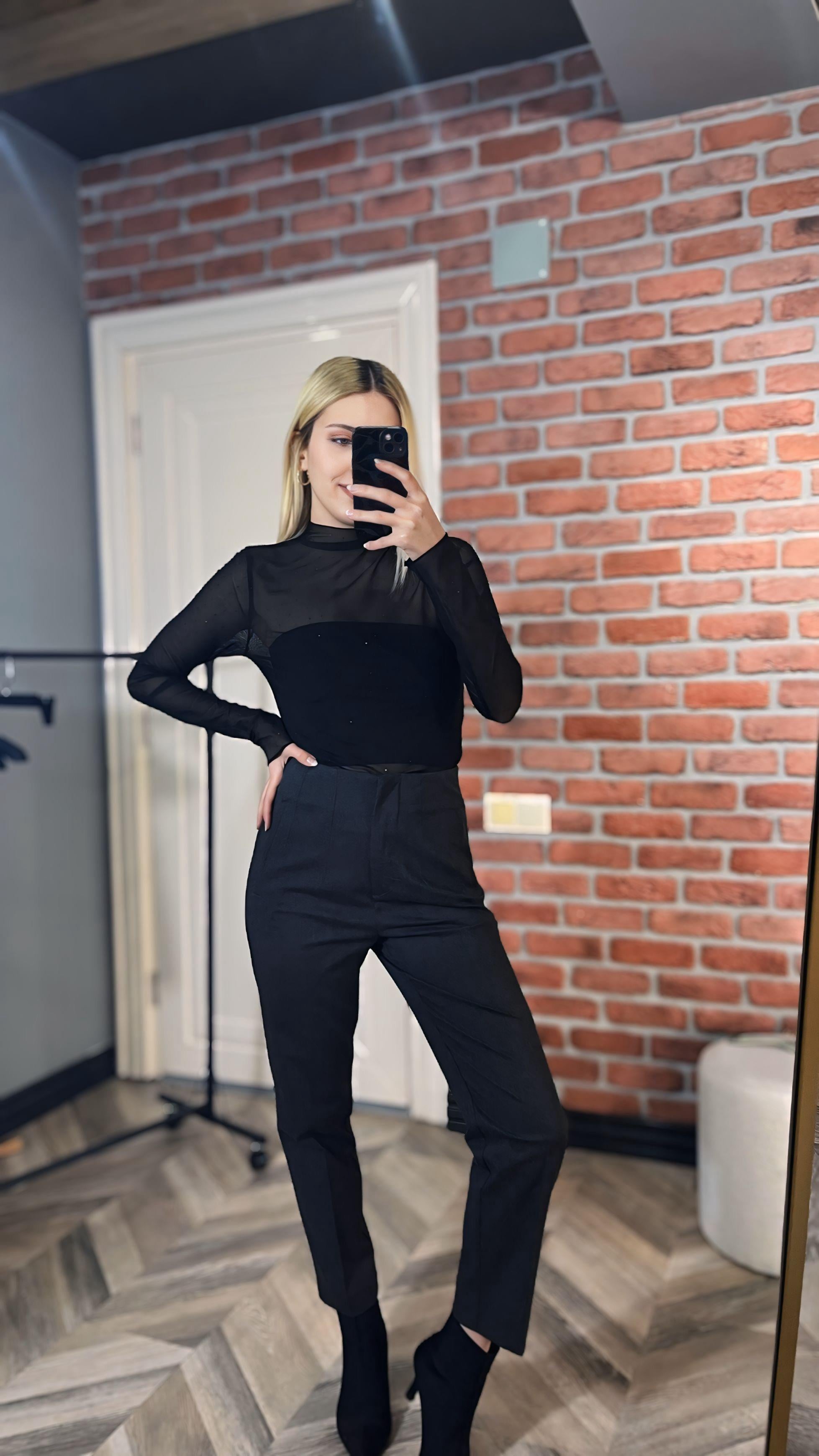 Siyah Transparan Tül Sim Detaylı Bluz