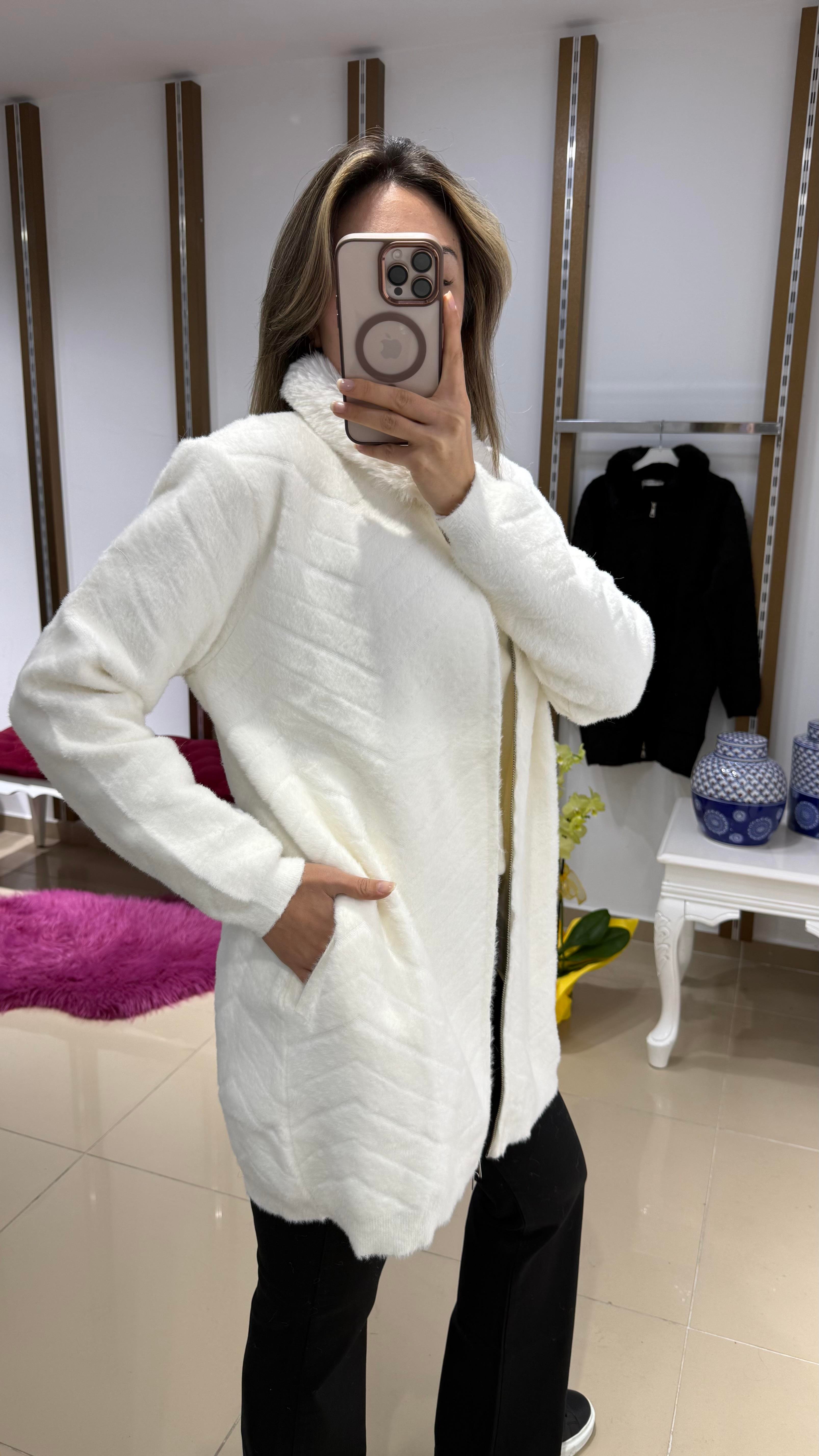 YAKA KÜRK ANGORA FERMUARLI HIRKA BEYAZ