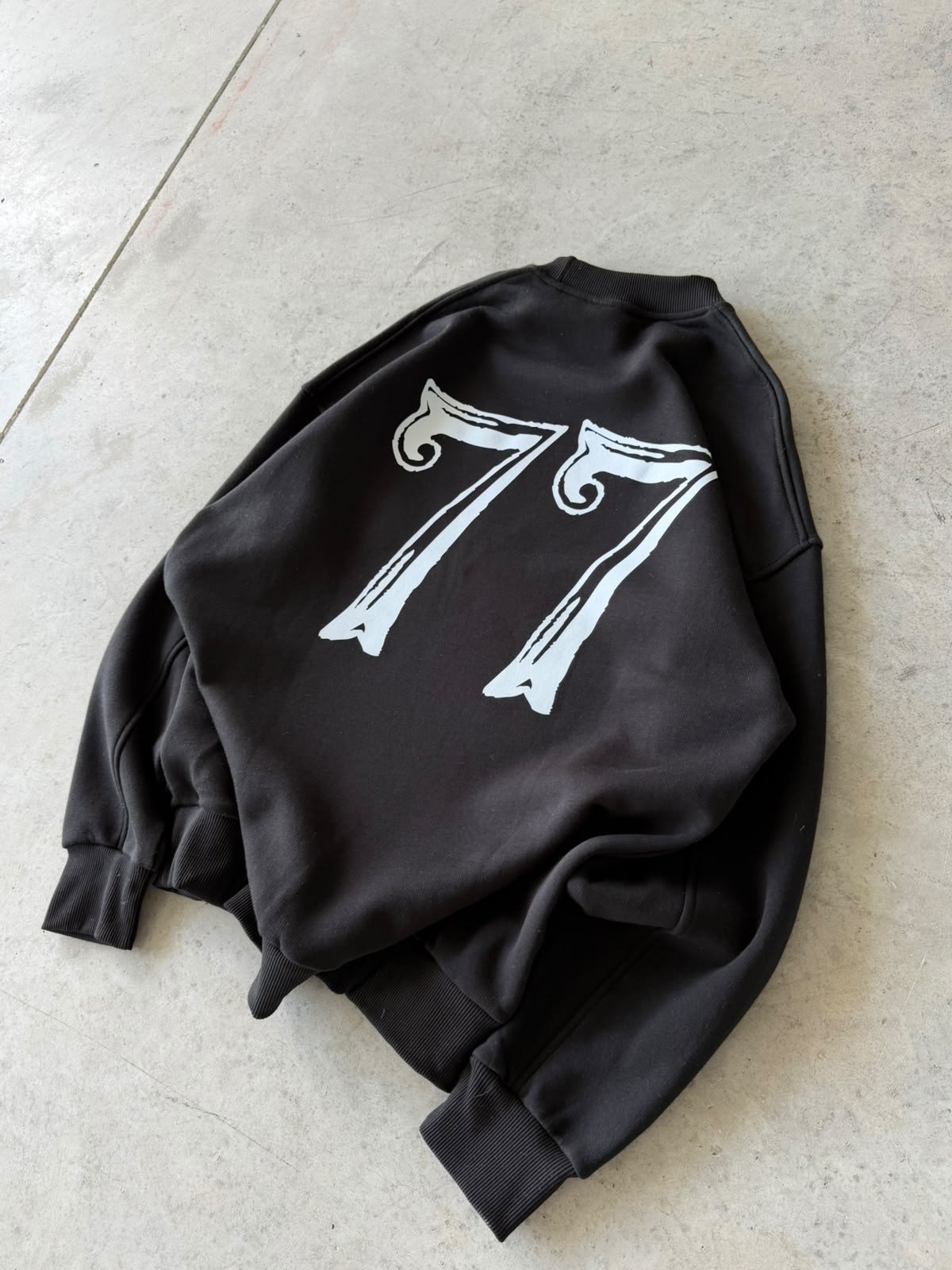 77 Baskılı Oversize 3 İplik Bisiklet Yaka Sweat Siyah