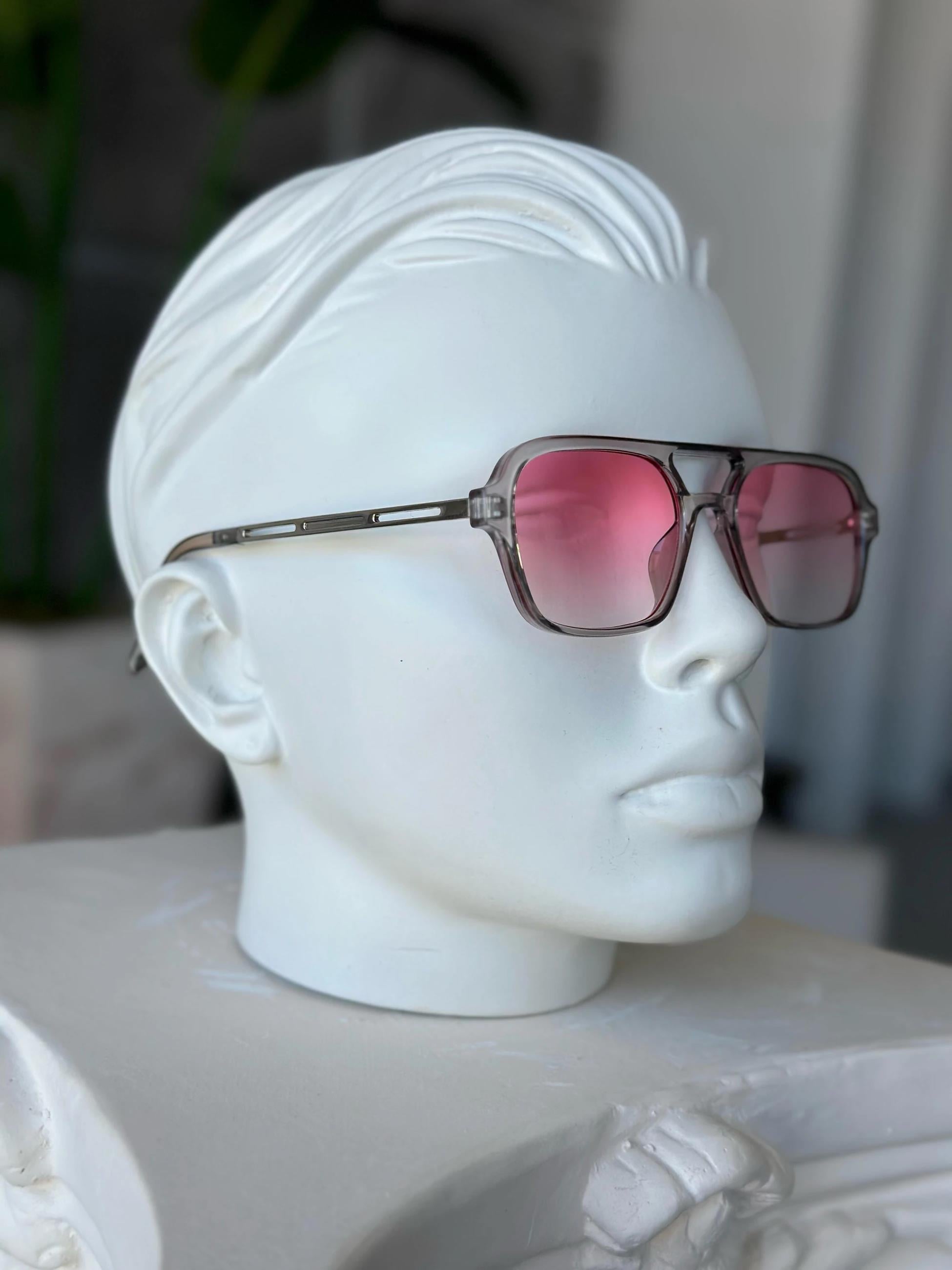 G110 Pembe şeffaf cam çelik çerçeve Gözlük
