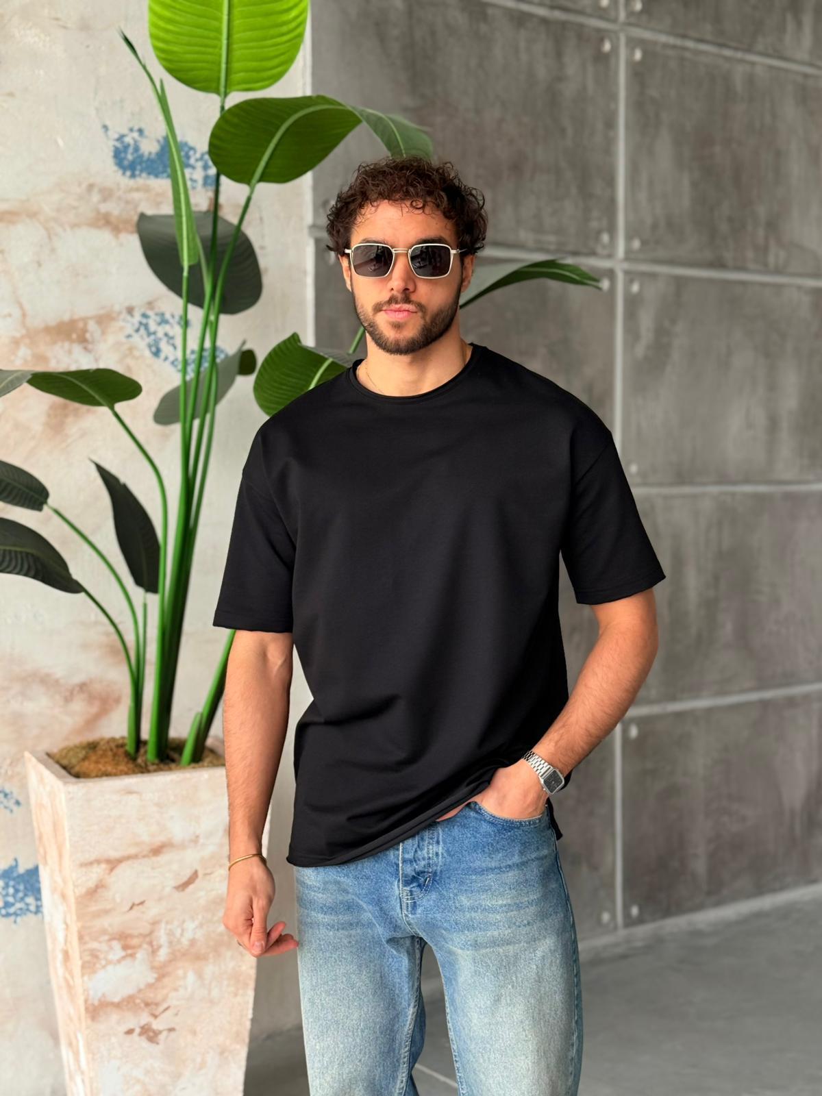 Likralı Yırtmaçlı Basic T-Shirt - Siyah