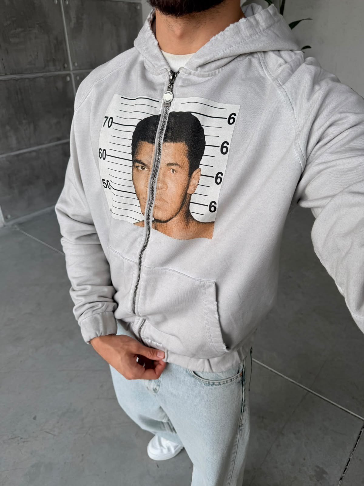 M.ALİ Baskılı Yıpratma Detaylı Fermuarlı Sweatshirt T Taş