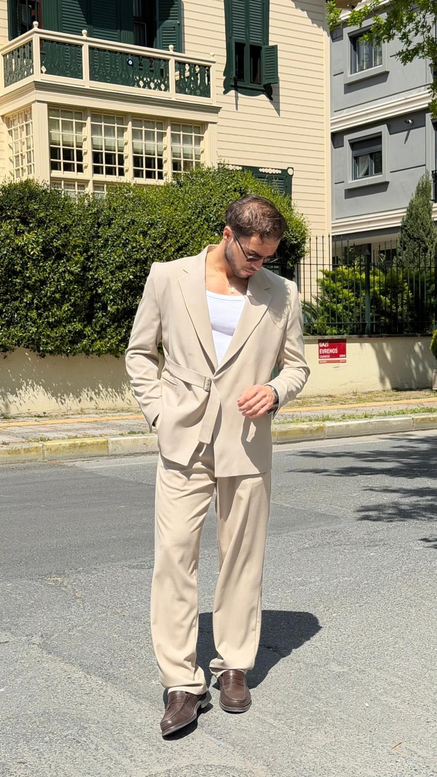 Oversize Kemer Detaylı Kruvaze Blazer Takım -Krem