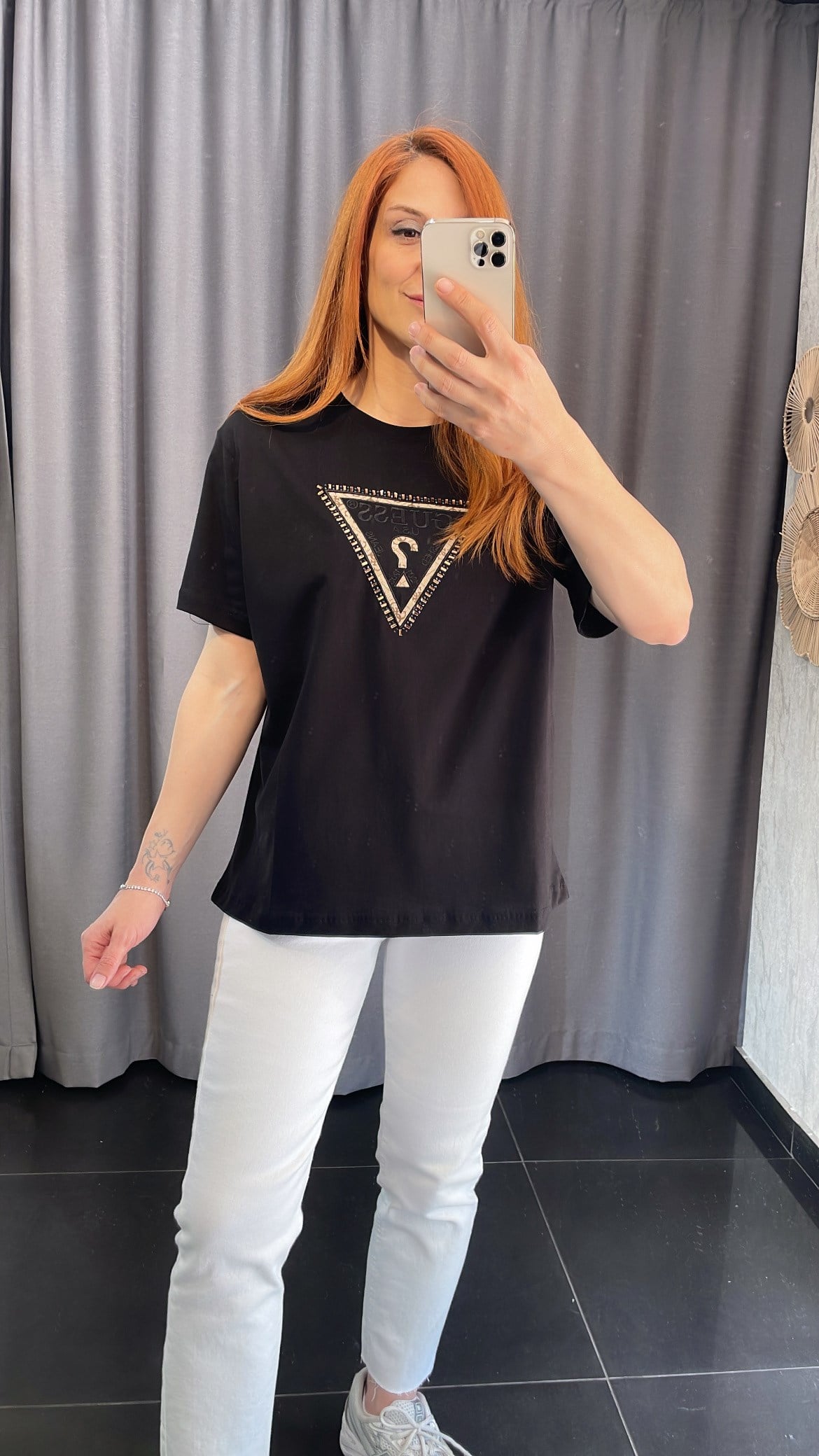Gues Taşlı Tshirt