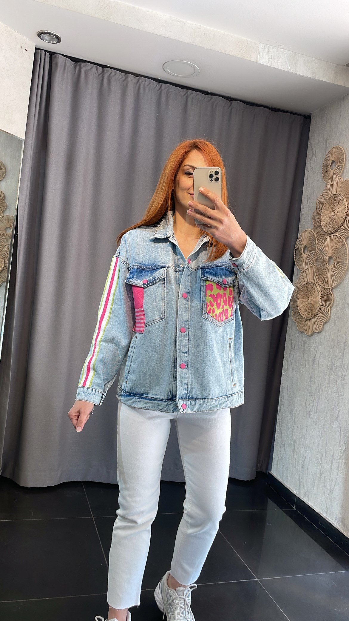 Twst Model Pembe Detaylı Kot Ceket