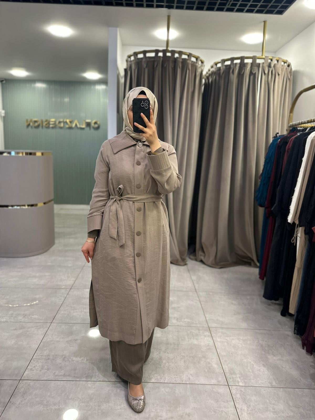 Nuss Geniş Yakalı Kemerli Kap Bej 26Y 6032