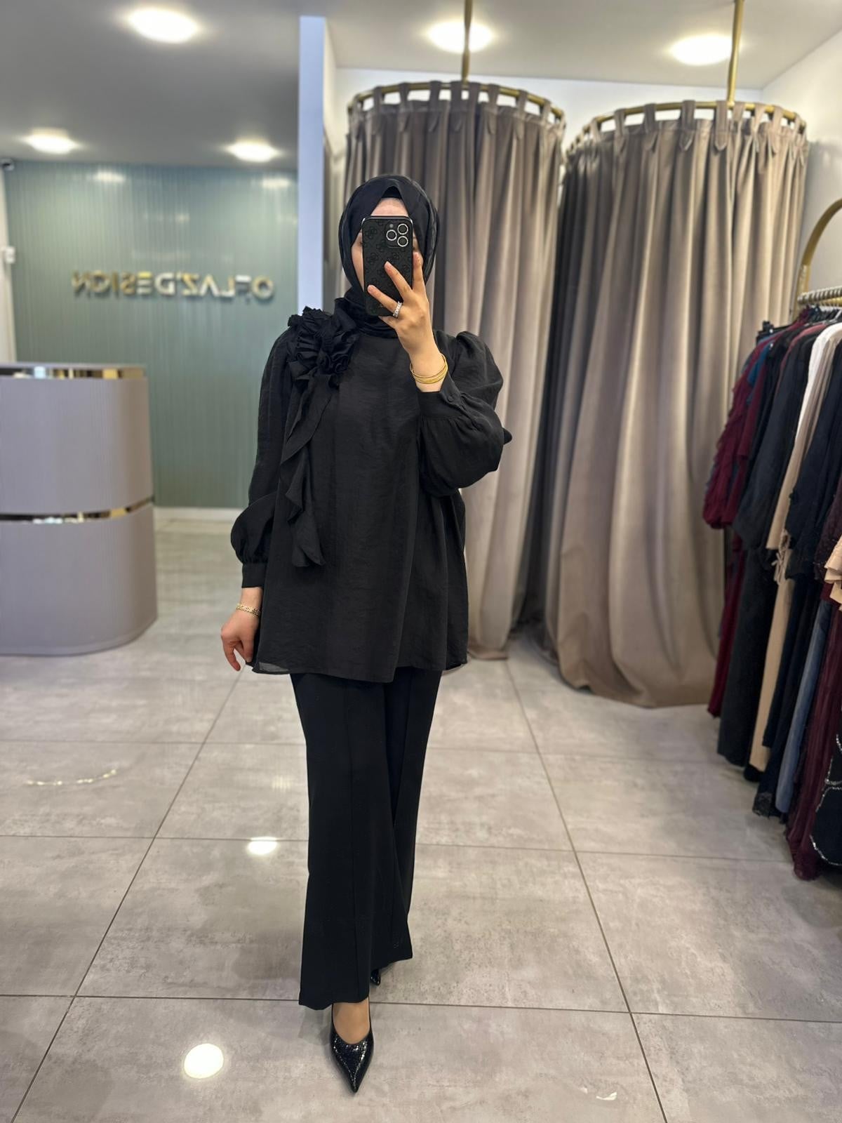 Nuss Omuzdan Büzgü Detaylı Gömlek Siyah 26Y 3011