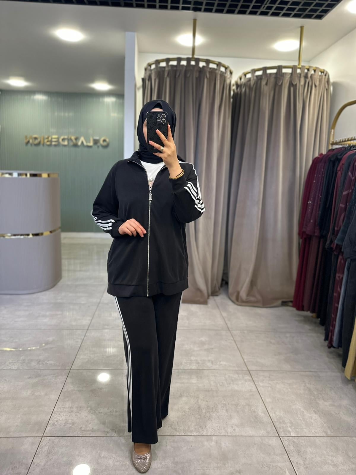 Nuss Şerit Detaylı Önden Full Fermuarlı Oysho Takım Siyah 26Y 1092
