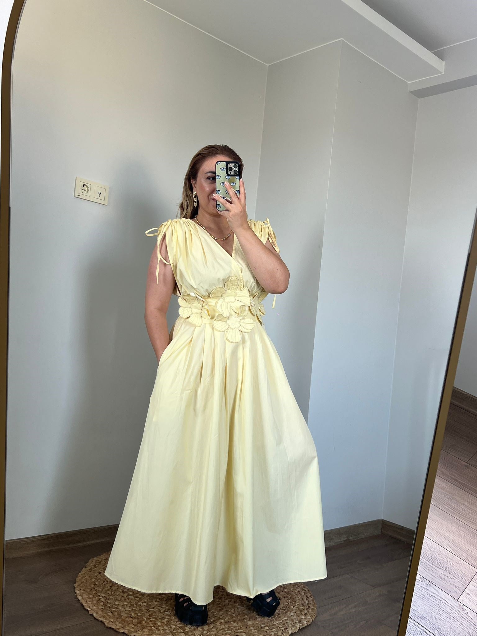 Beli Çiçek Detaylı Maxi Elbise (Sarı)