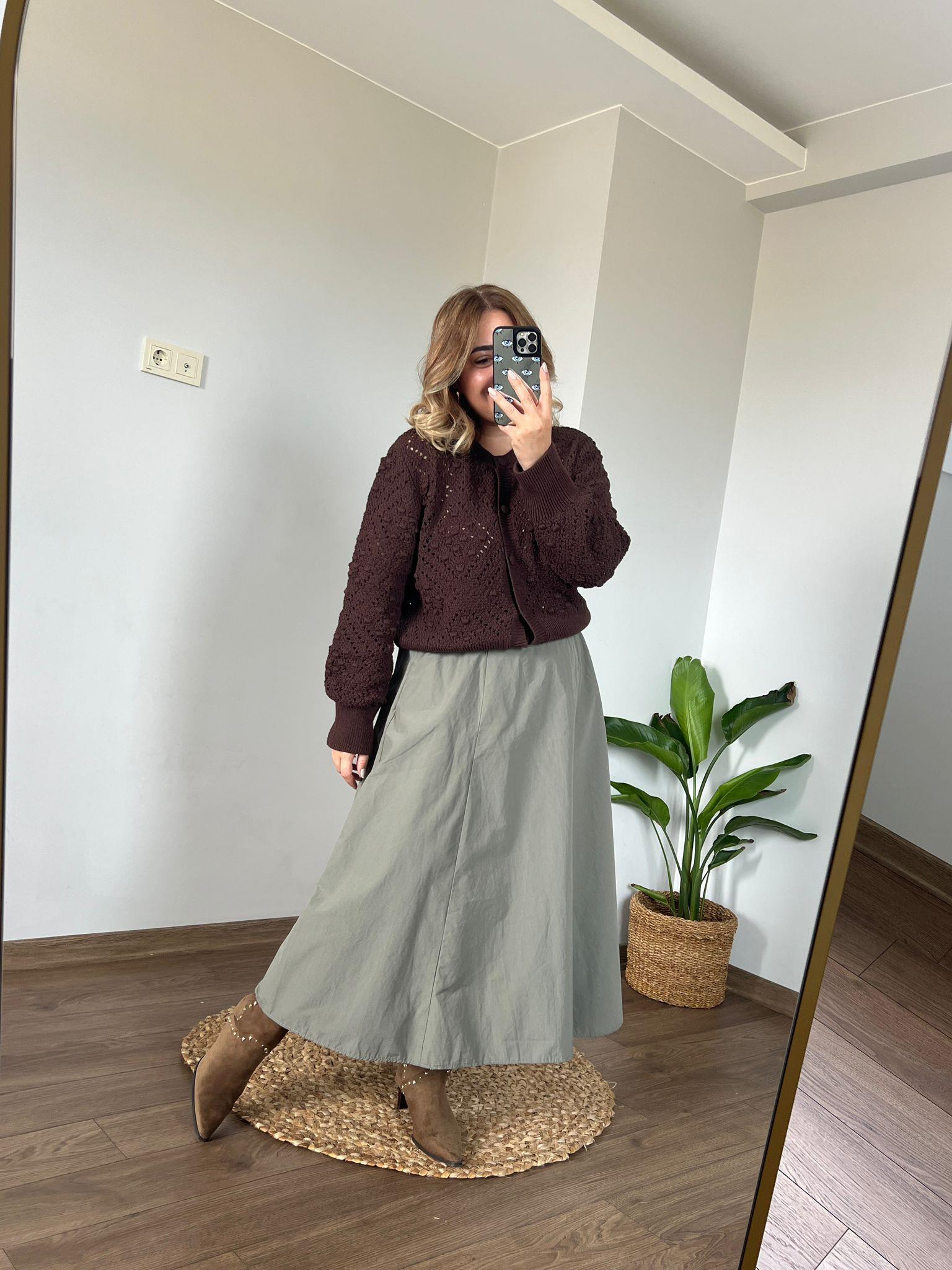 Kahve Triko Düğmeli Hırka  