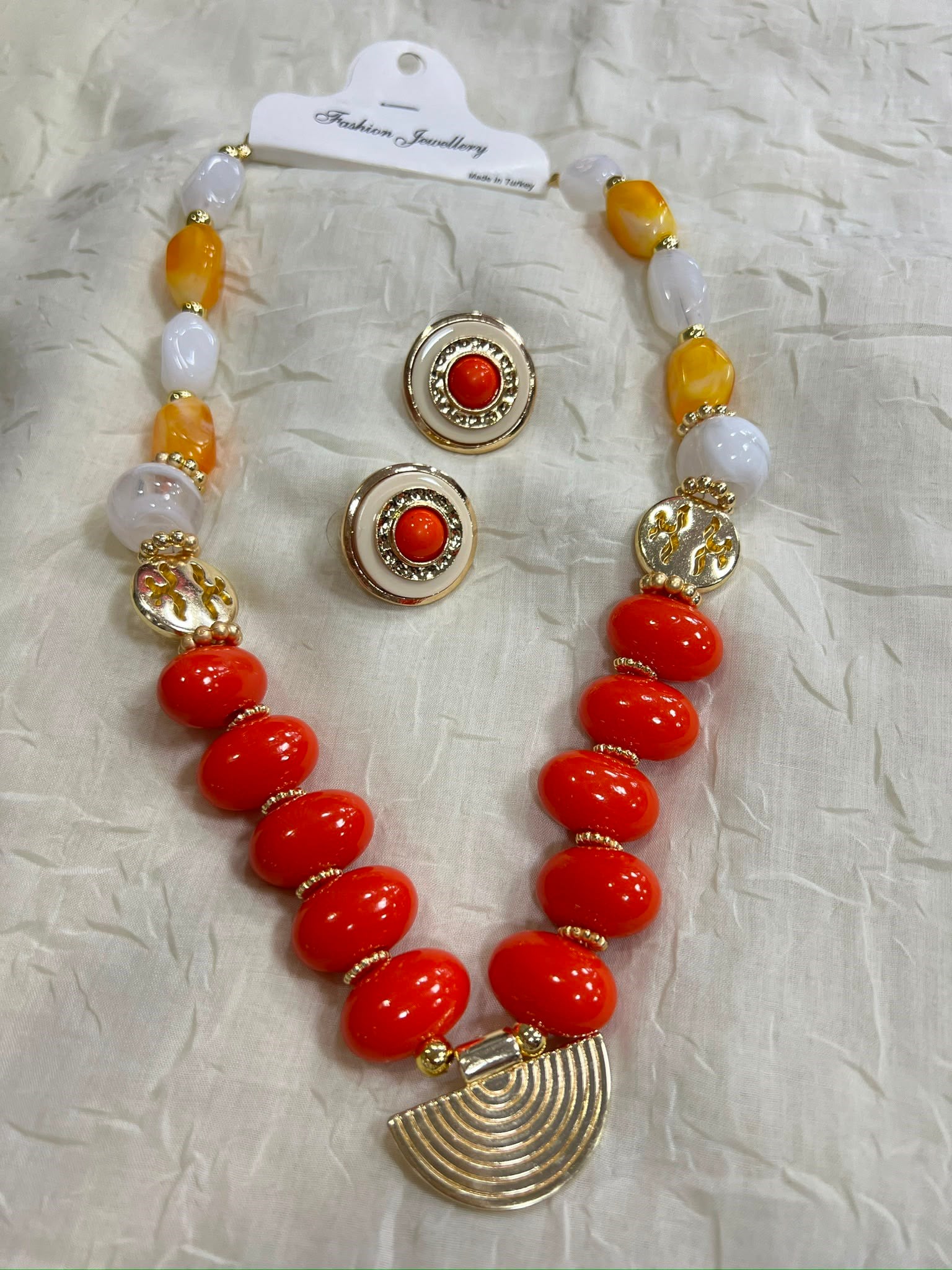 Yelpaze Metalli  Yassı Taşlı Mika Kolye (turuncu-krem) 
