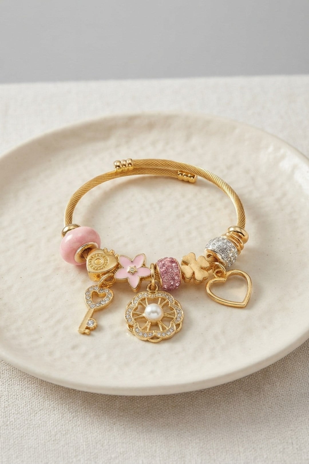 Pembe Charmlı Model Kadın Bileklik