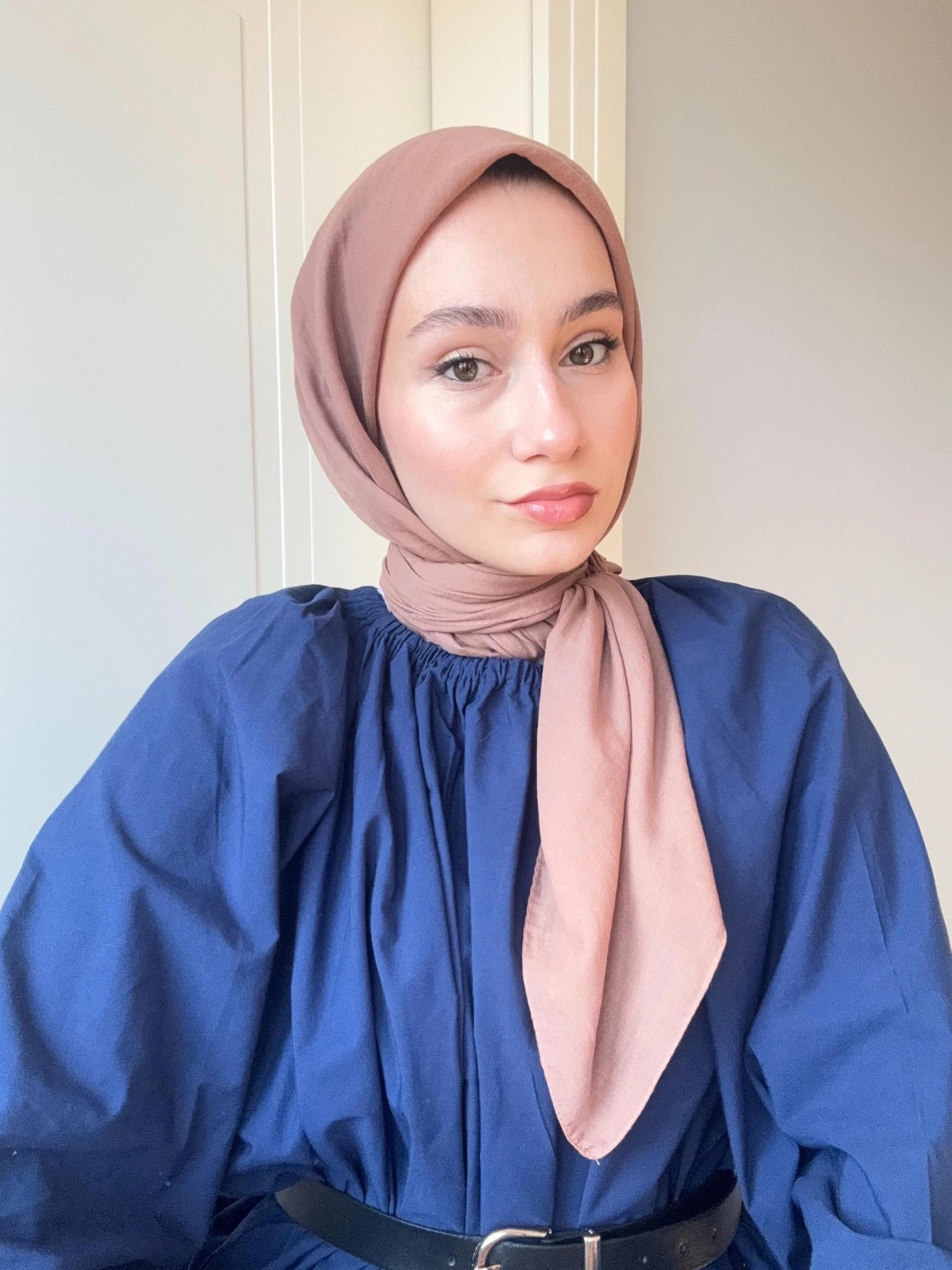 Lora Pamuk Eşarp