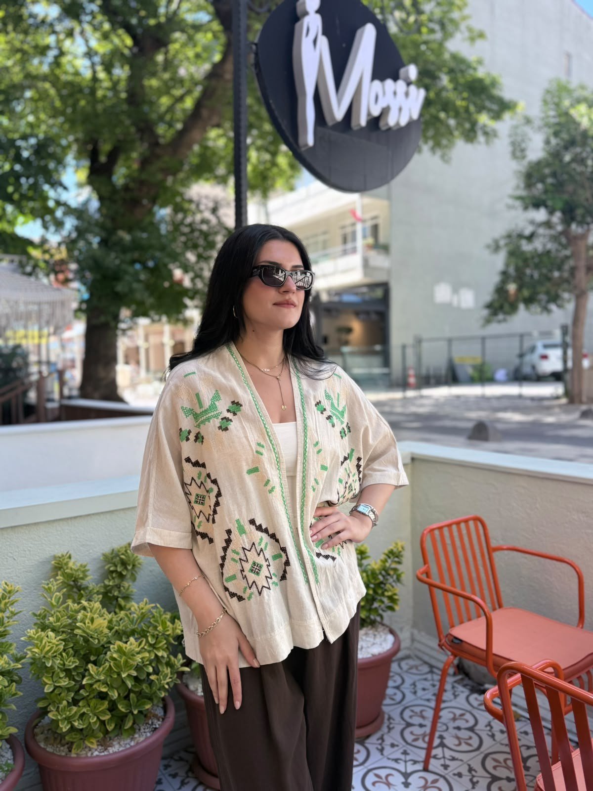 Bej Yeşil Etnik Desenli Oversize Kimono