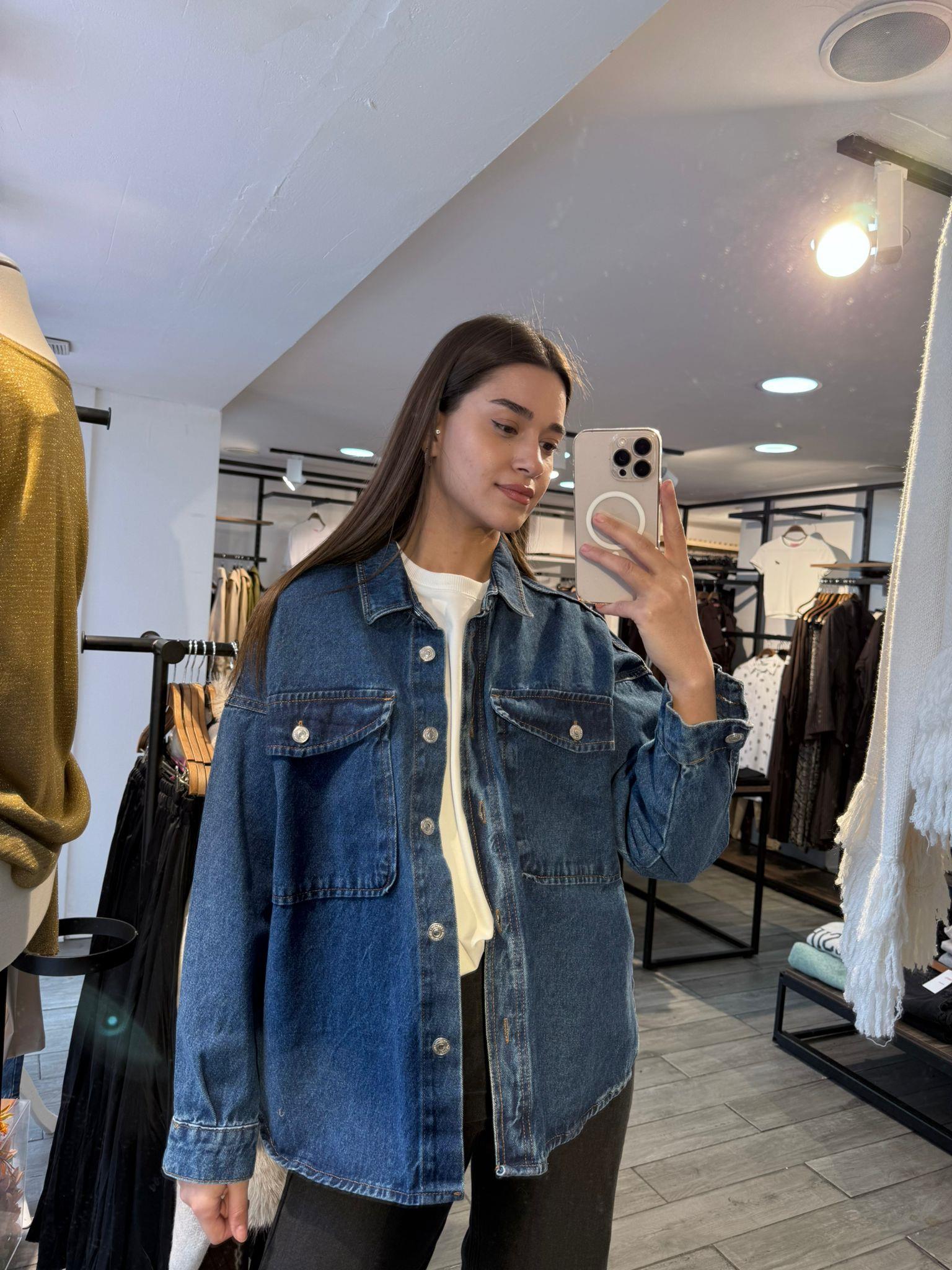 Mavi Oversize Kot Ceket – Cep Detaylı Kadın Jean Ceket