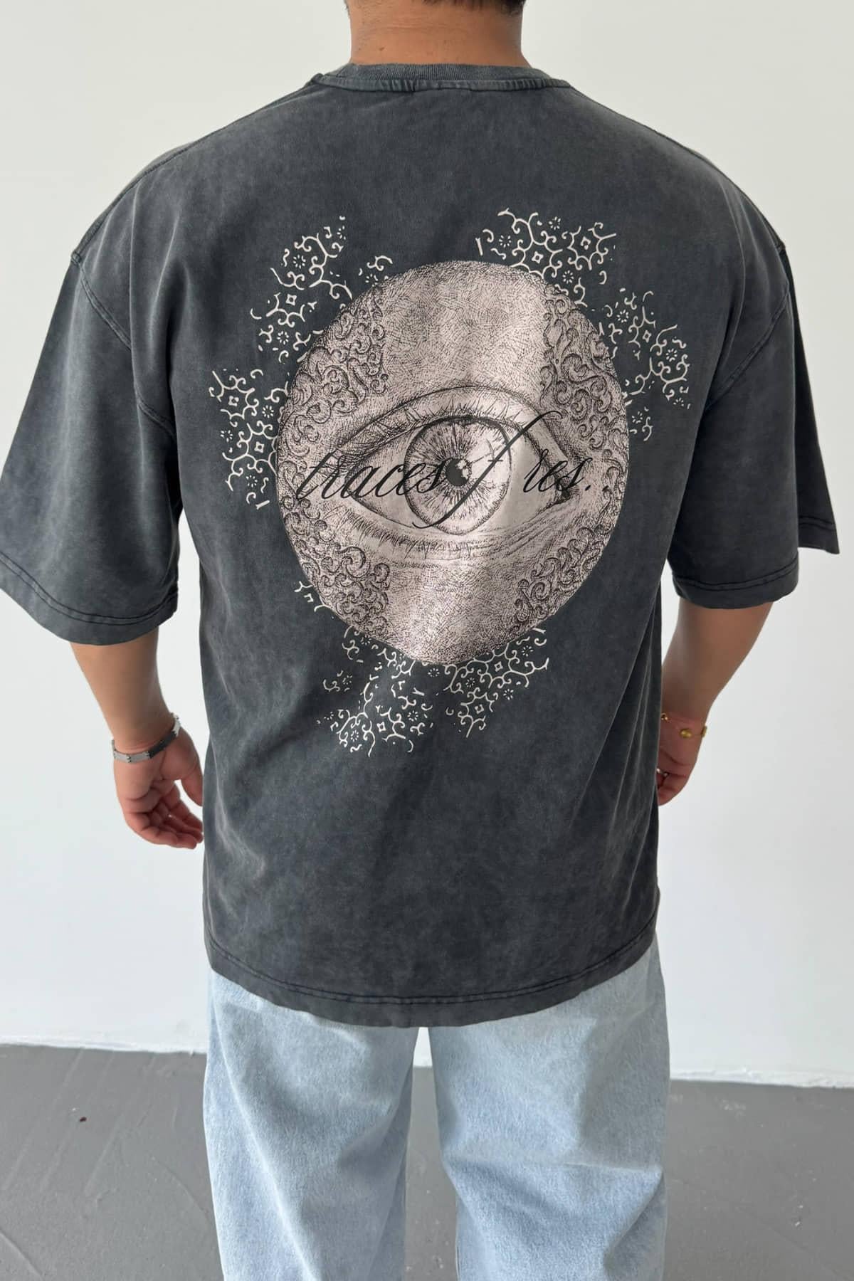 Yüksek Kalite Sırt Baskı Detaylı T-shirt