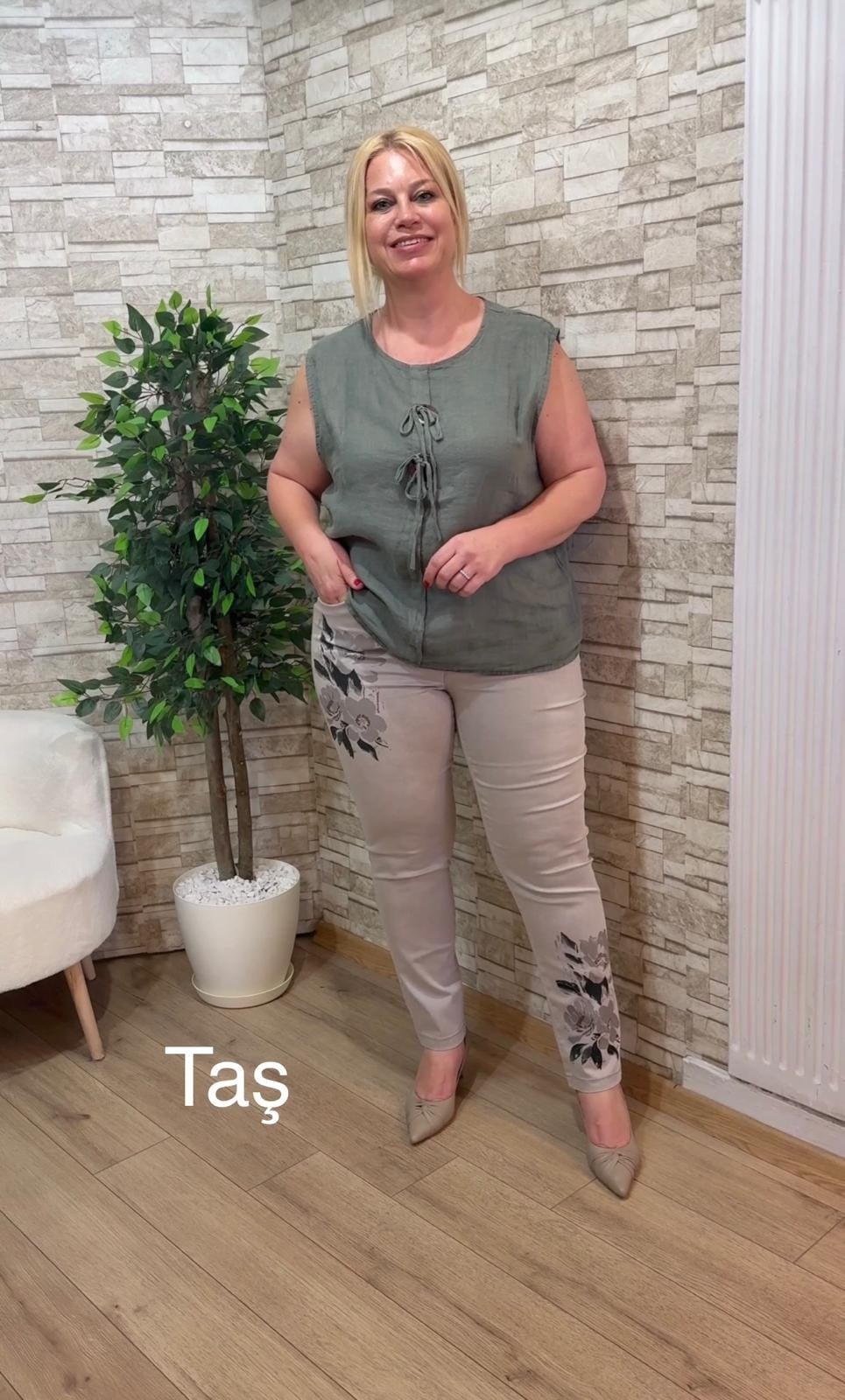 1161 ÇİÇEK BASKILI LİKRALI PANTOLON-TAŞ RENGİ