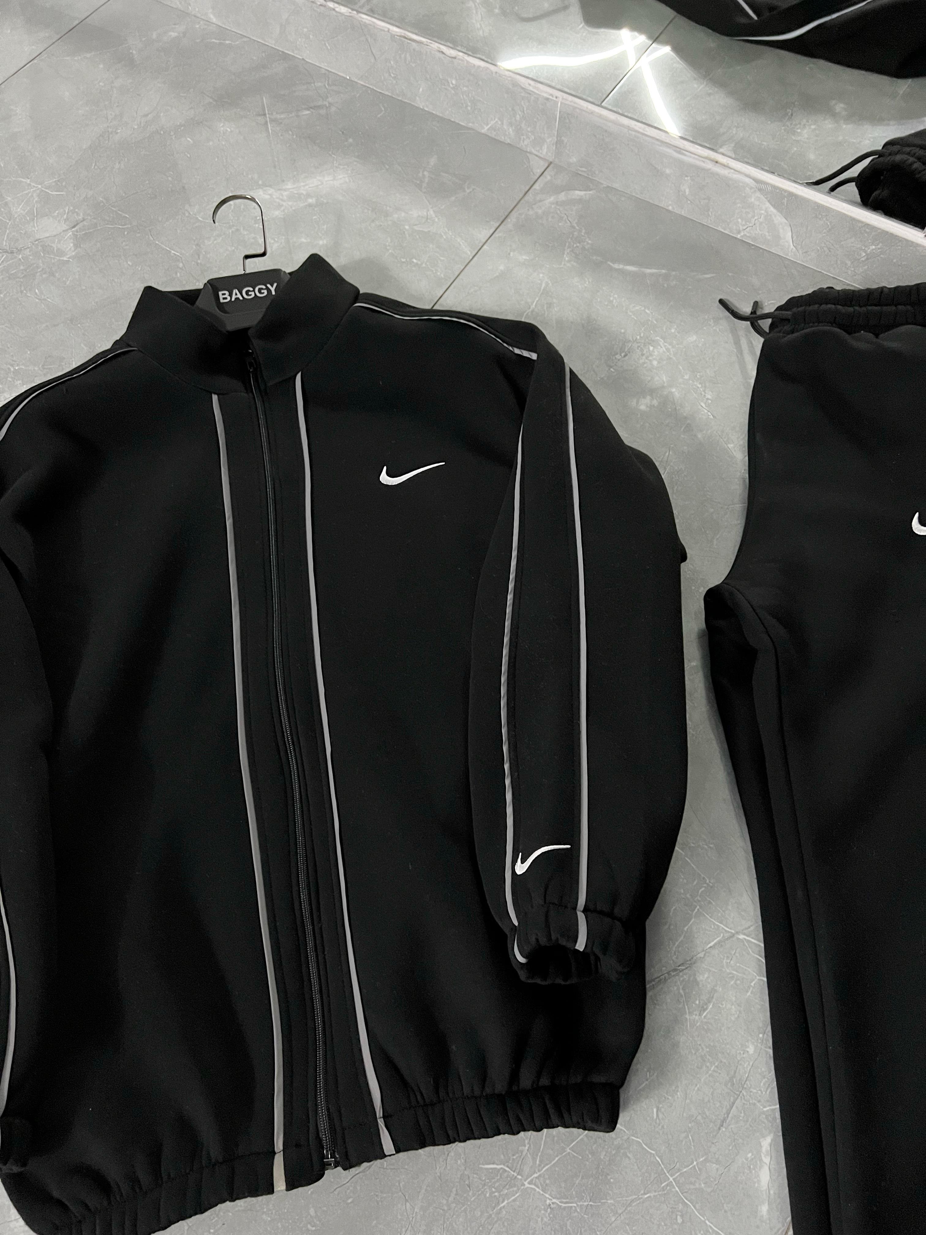 Çift Şeritli Nike  Takım