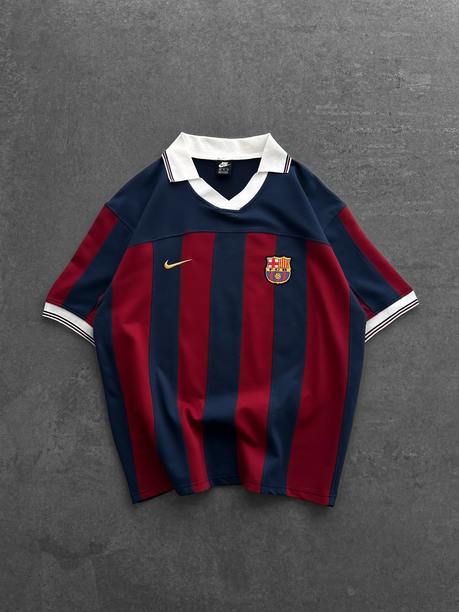 KESİK BARCELONA TSHİRT