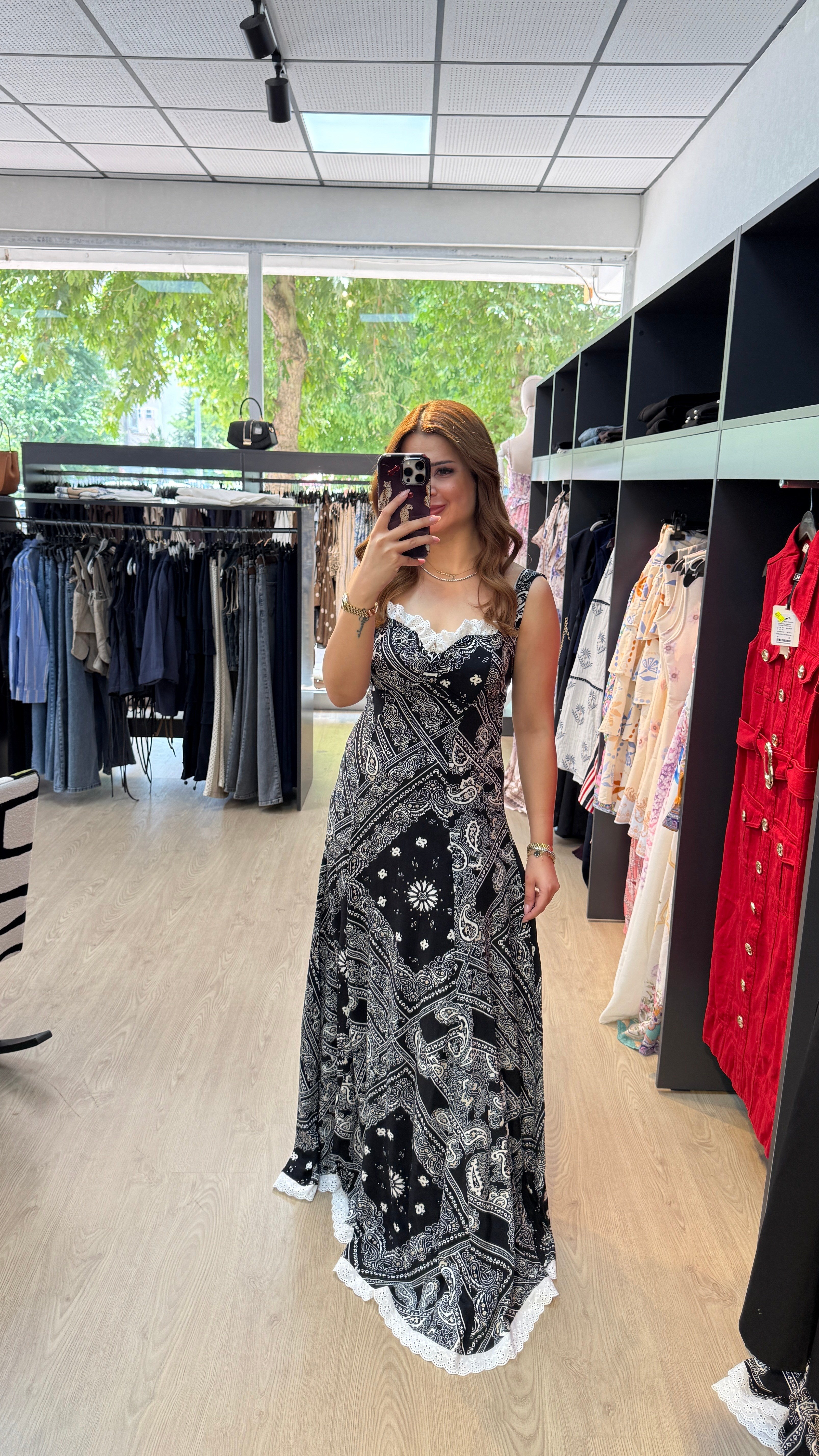 Kalp Yaka Dantel Detaylı Maxi Boy Elbise