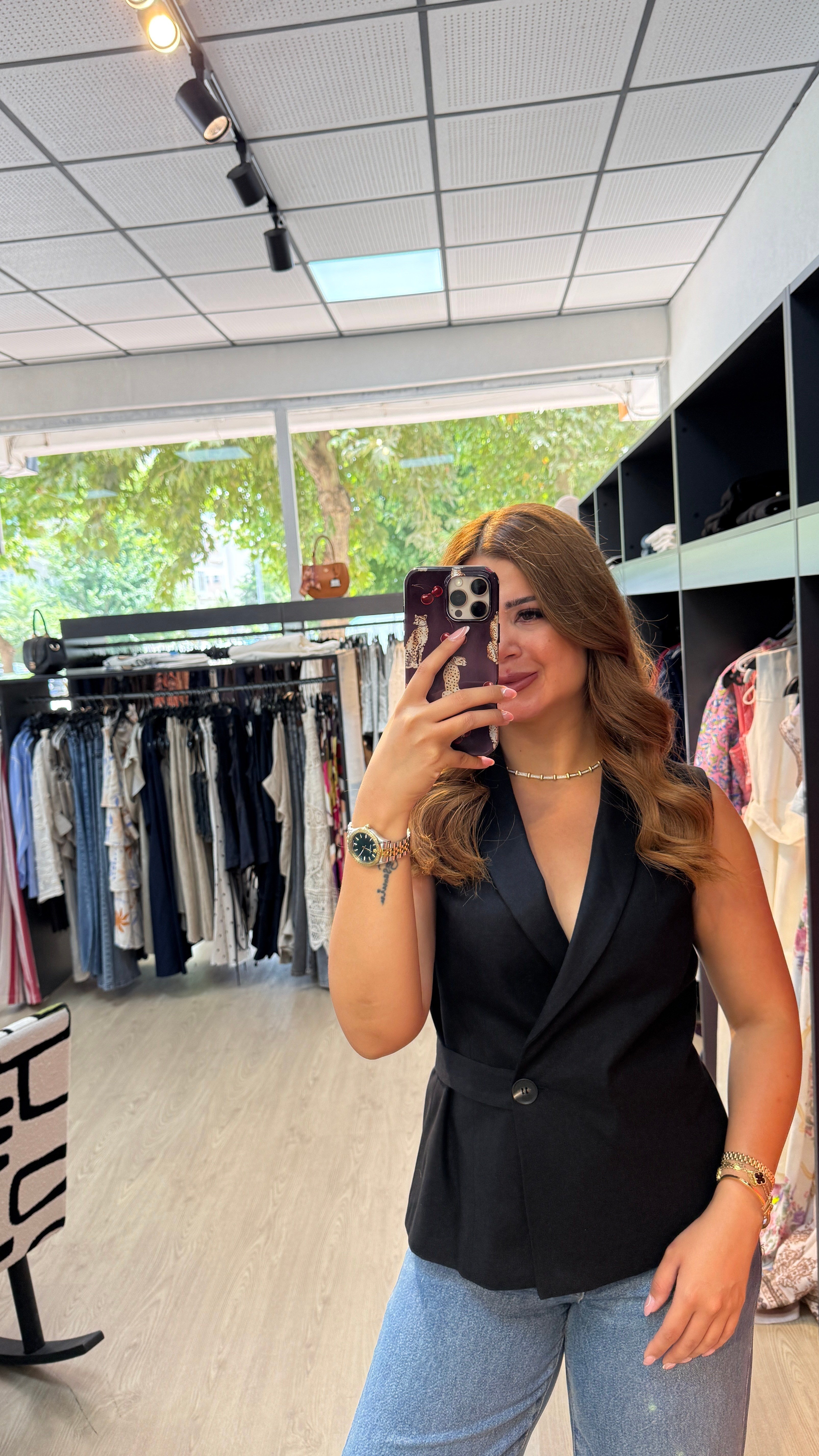 Toka Detaylı Siyah Yelek
