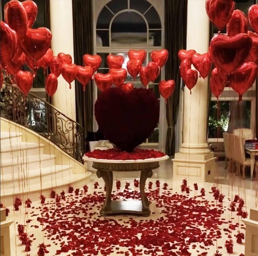 Sevgililer Günü Grand Kalp Balon ve Gül Seremonisi