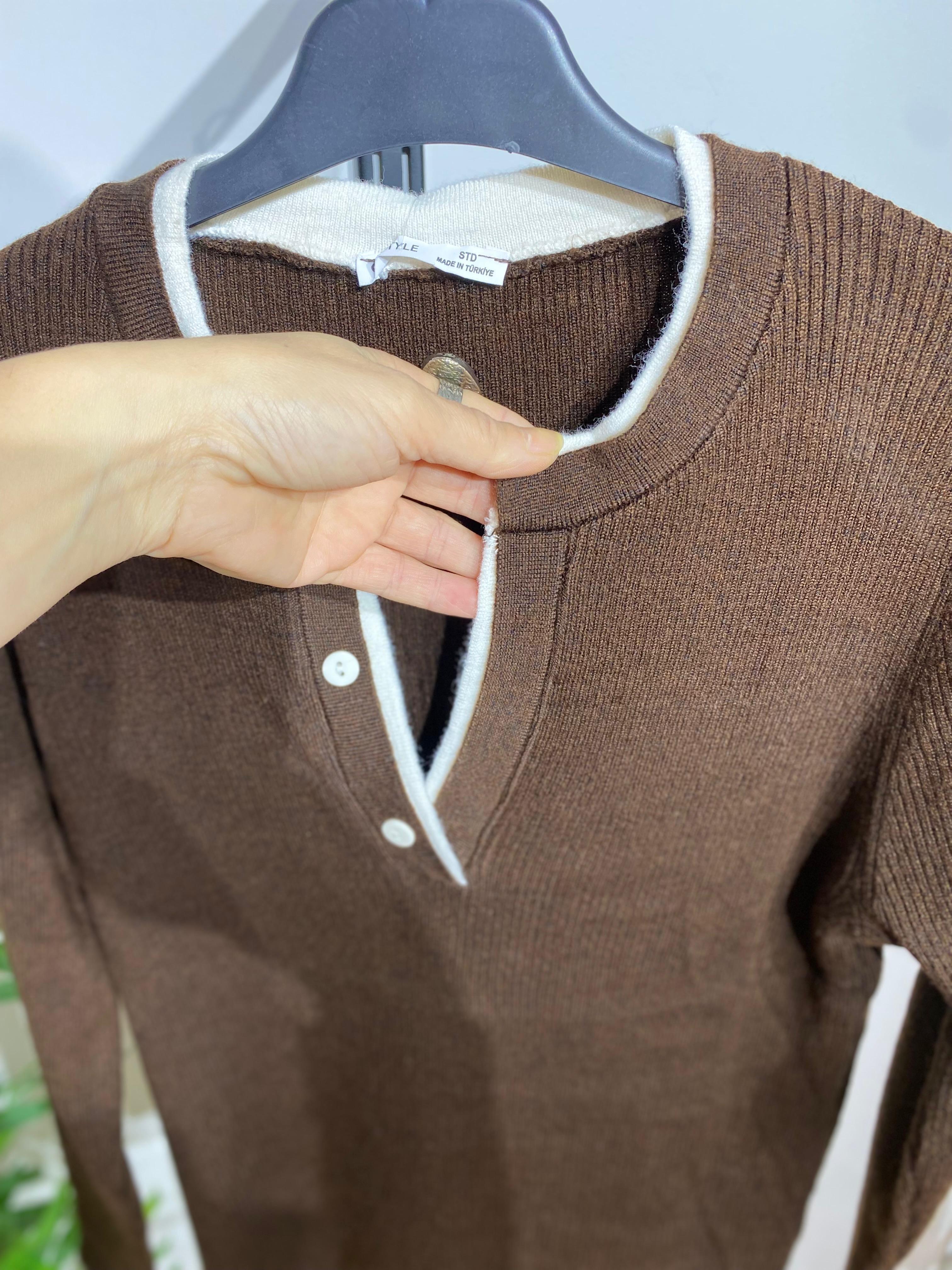 Kadın Krem Şeritli Henley Yaka Triko Bluz (Kahve)