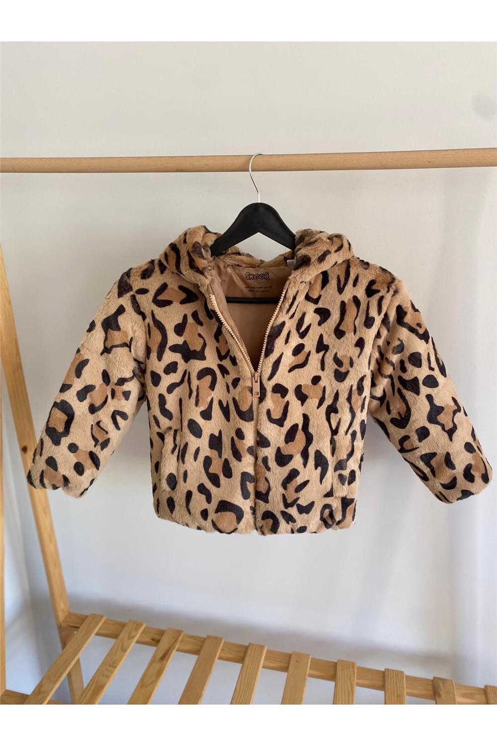 Kız Çocuk Kışlık Leopar Desenli Kapşonlu  Mont 