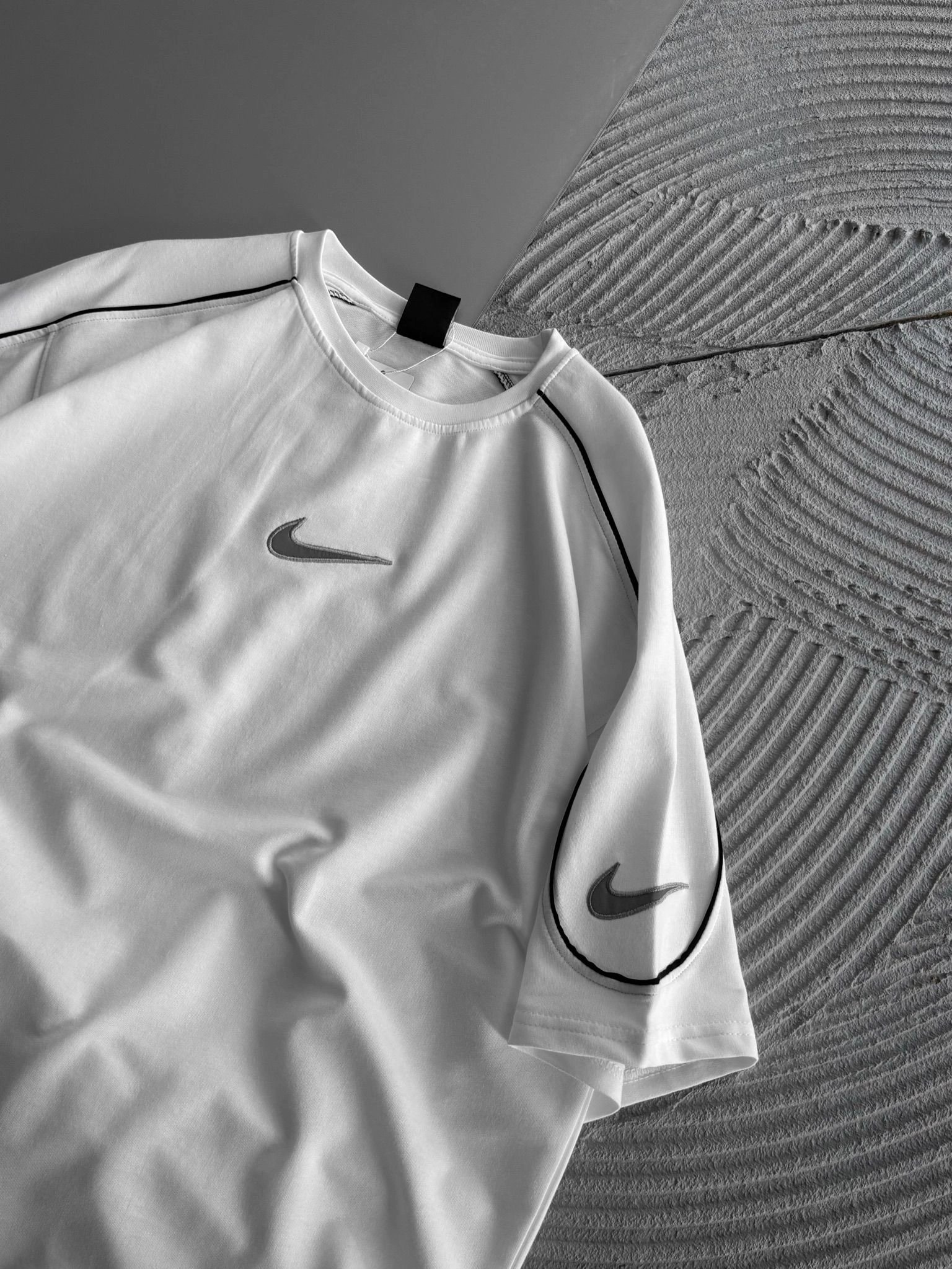 BISIKLET YAKA KOLLAR BIYE REFLEKTÖR NAKIŞ OVERSIZE TSHIRT BEYAZ