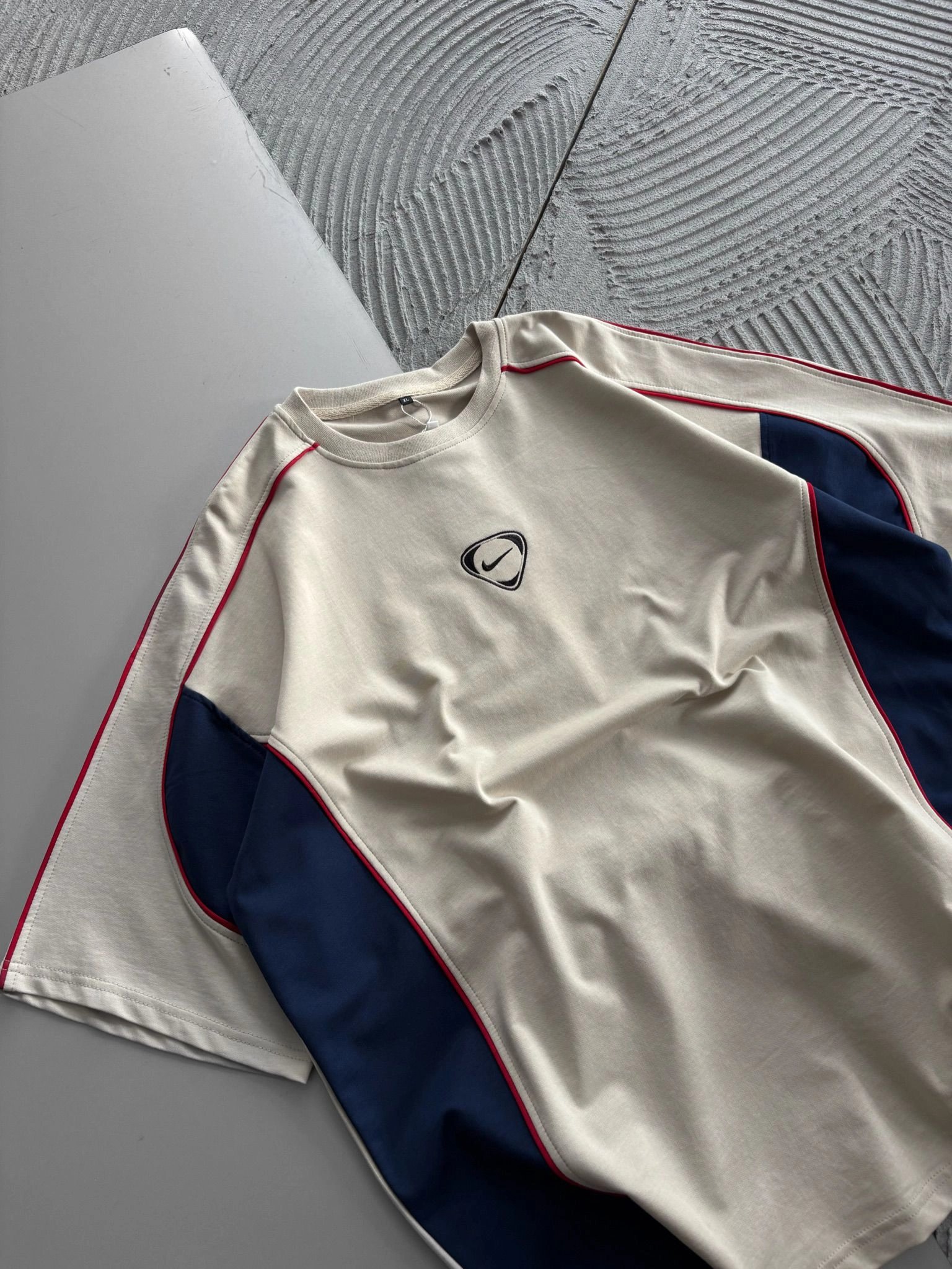 BISIKLET YAKA NK TN YANDAN PARÇALI OVERSIZE TSHIRT KREM