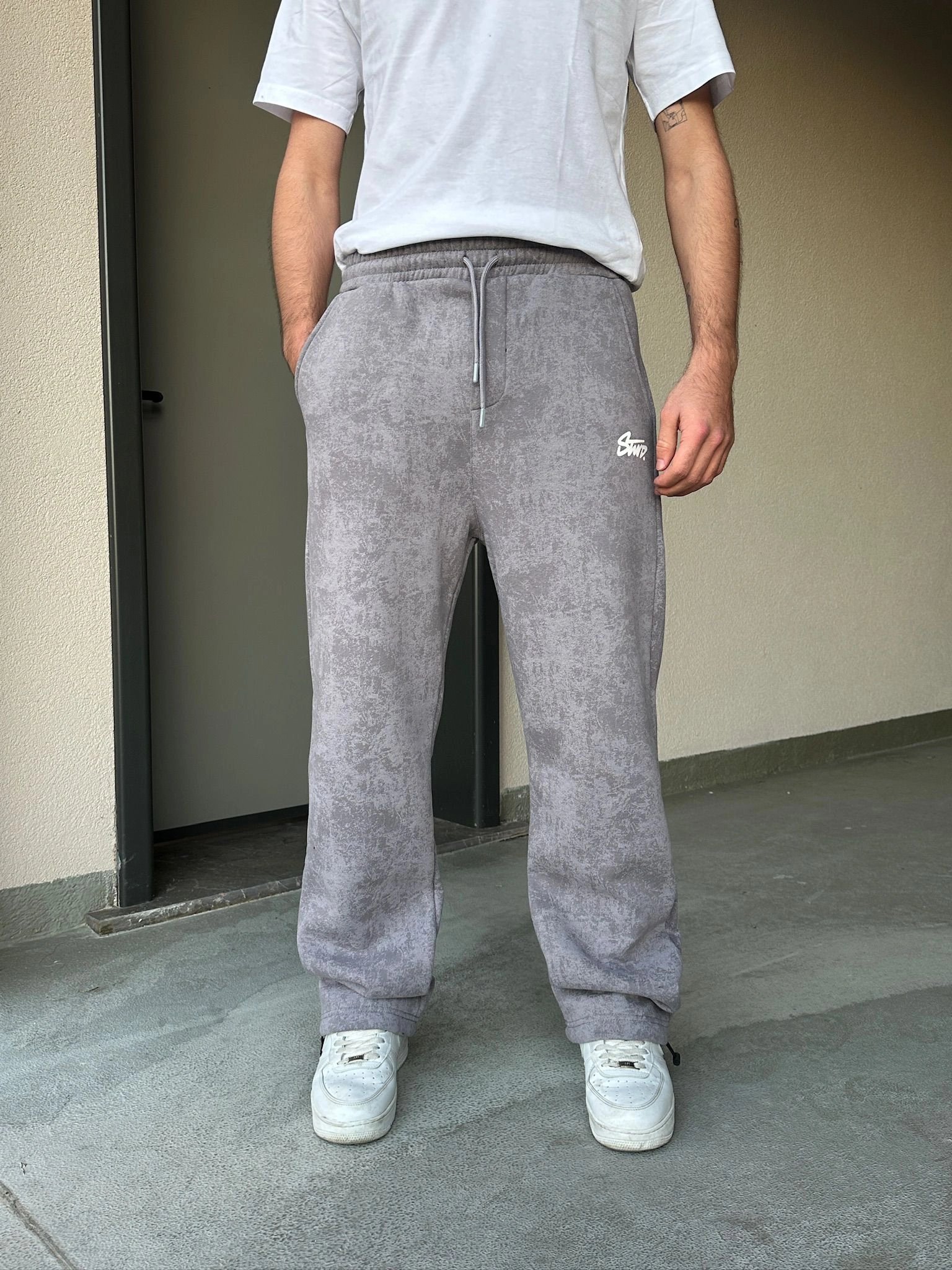 ÖZEL SERİ YIKAMALI KÜÇÜK BASKI PAÇA AYARLANABİLİR BAGGY EŞOFMAN ALTI GRİ