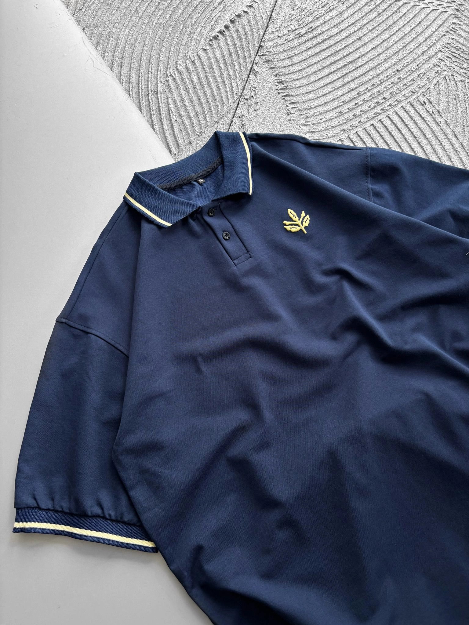 POLO YAKA PALAMUT NAKISLI OVERSİZE TSHİRT