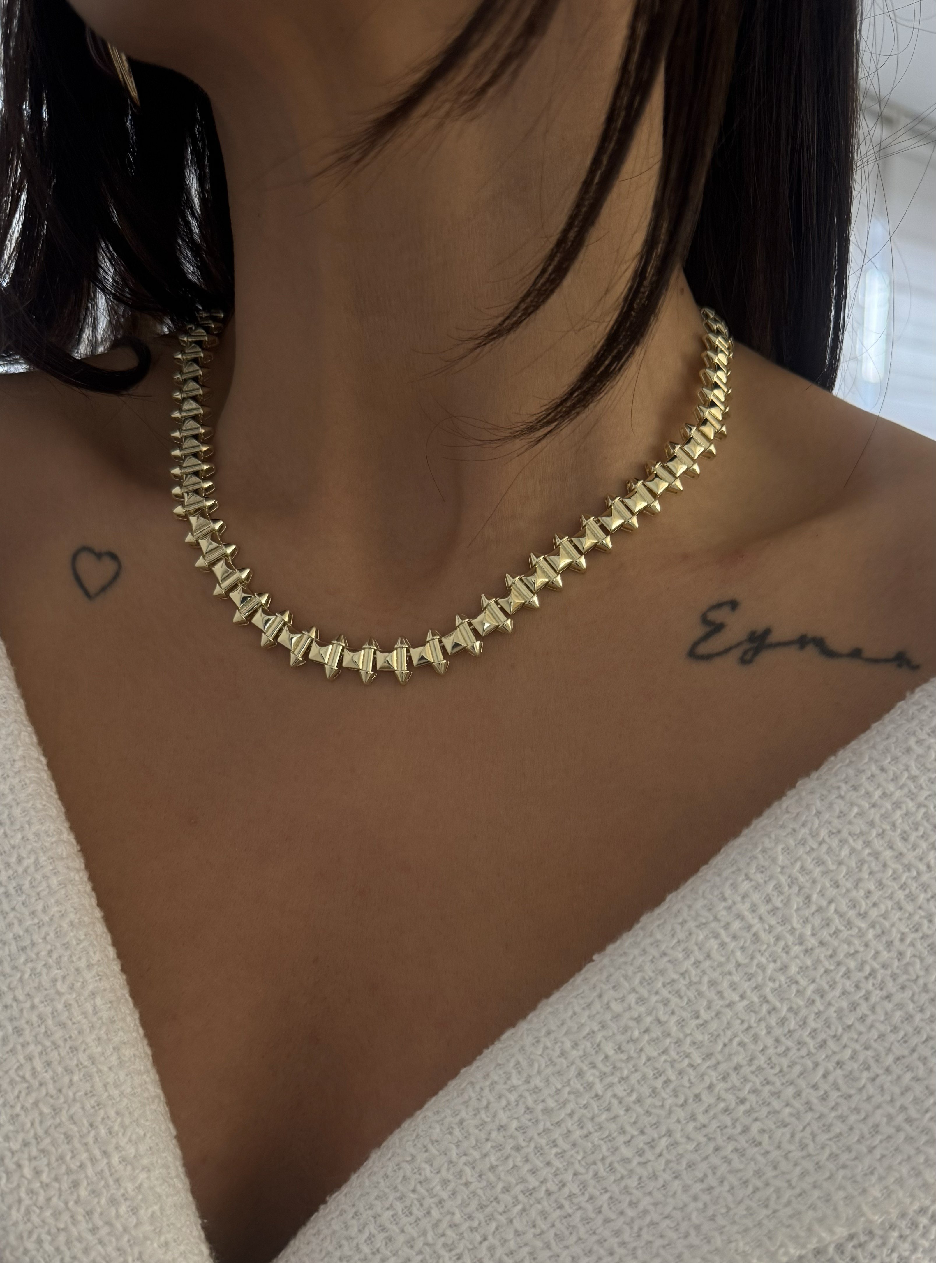 Dikdörtgen Plakalı Gold Choker Kolye