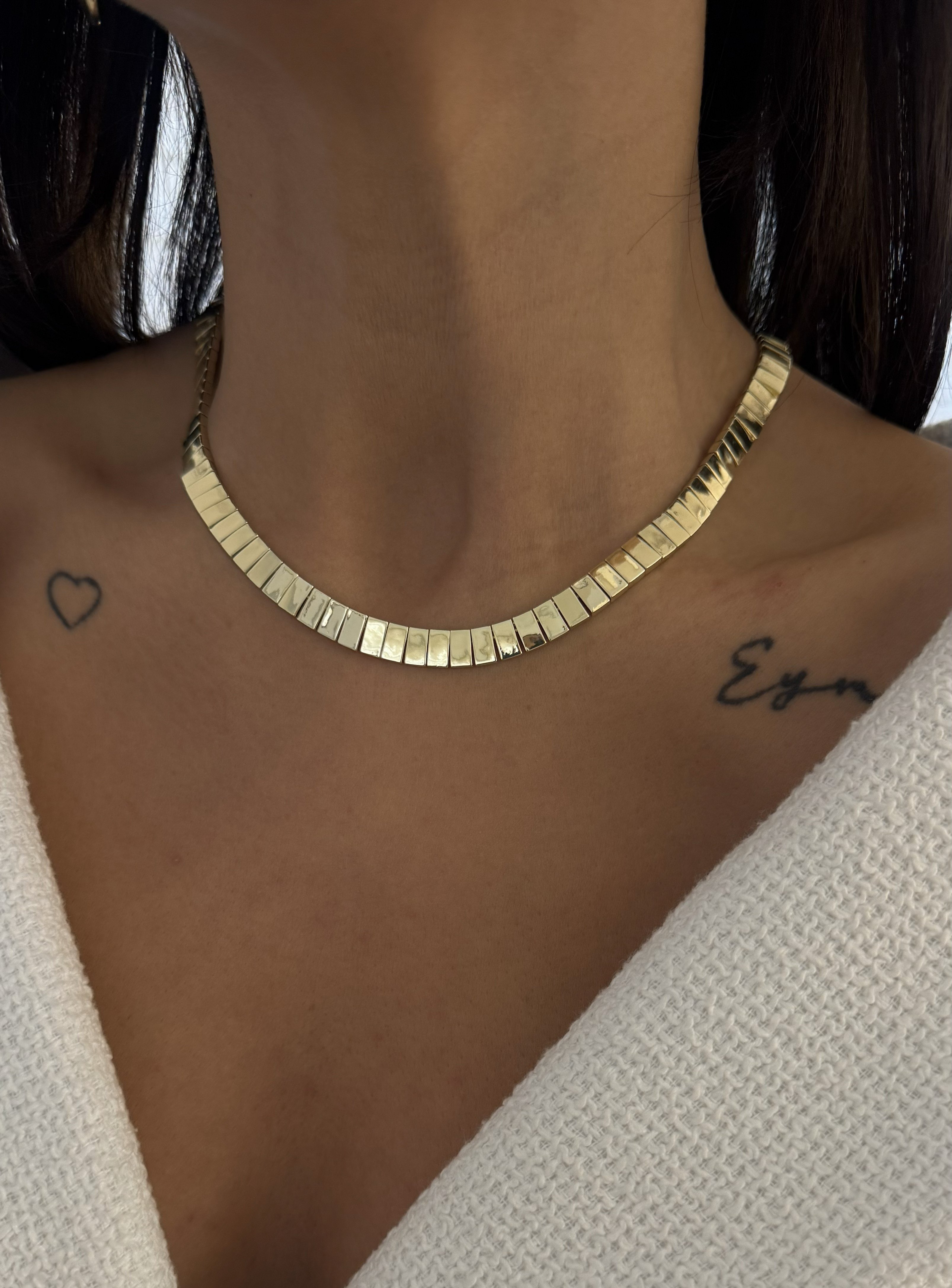 Dikdörtgen Plakalı Gold Choker Kolye