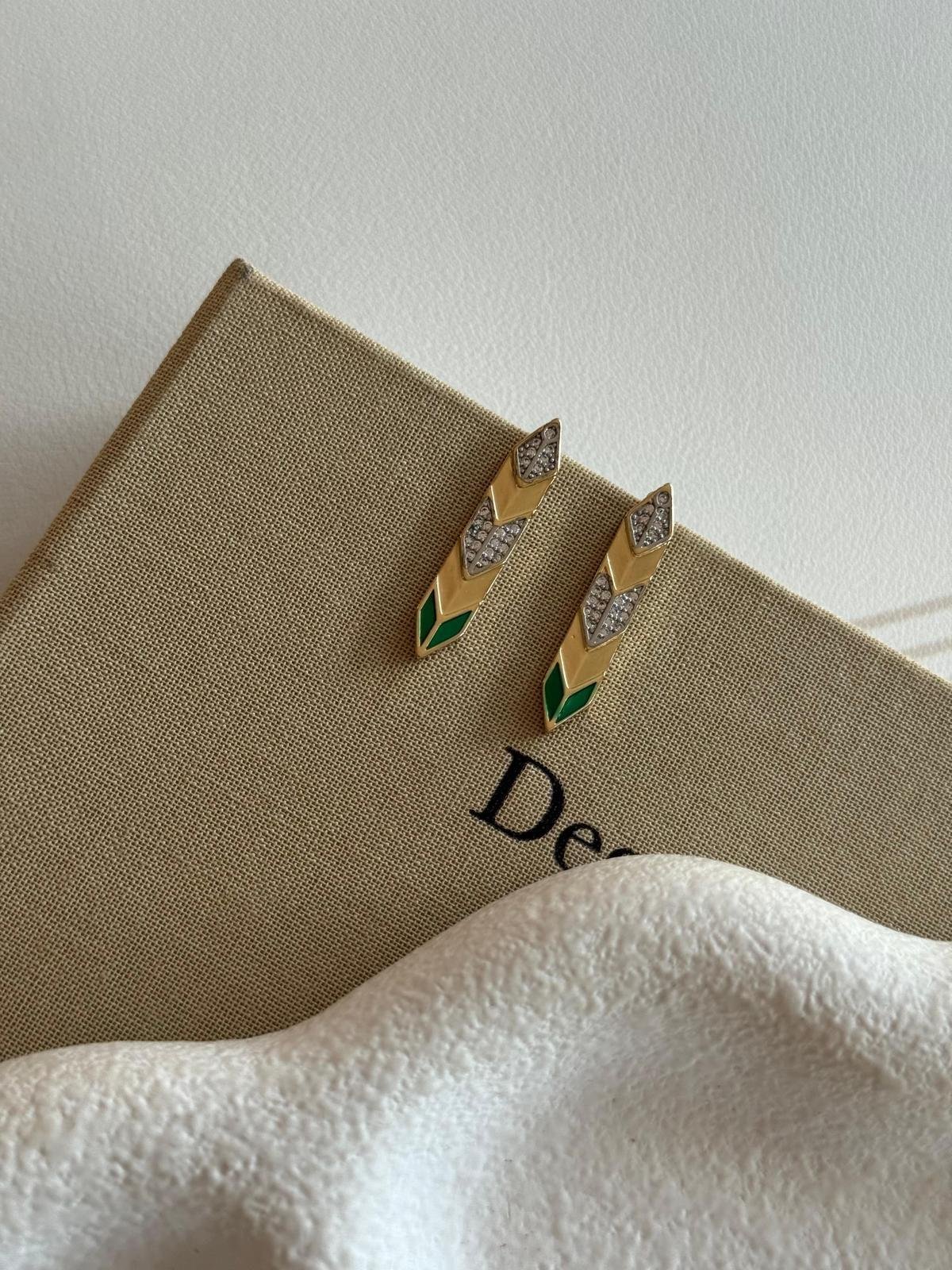 Emerald Arrow Altın Kaplama Kadın Küpe