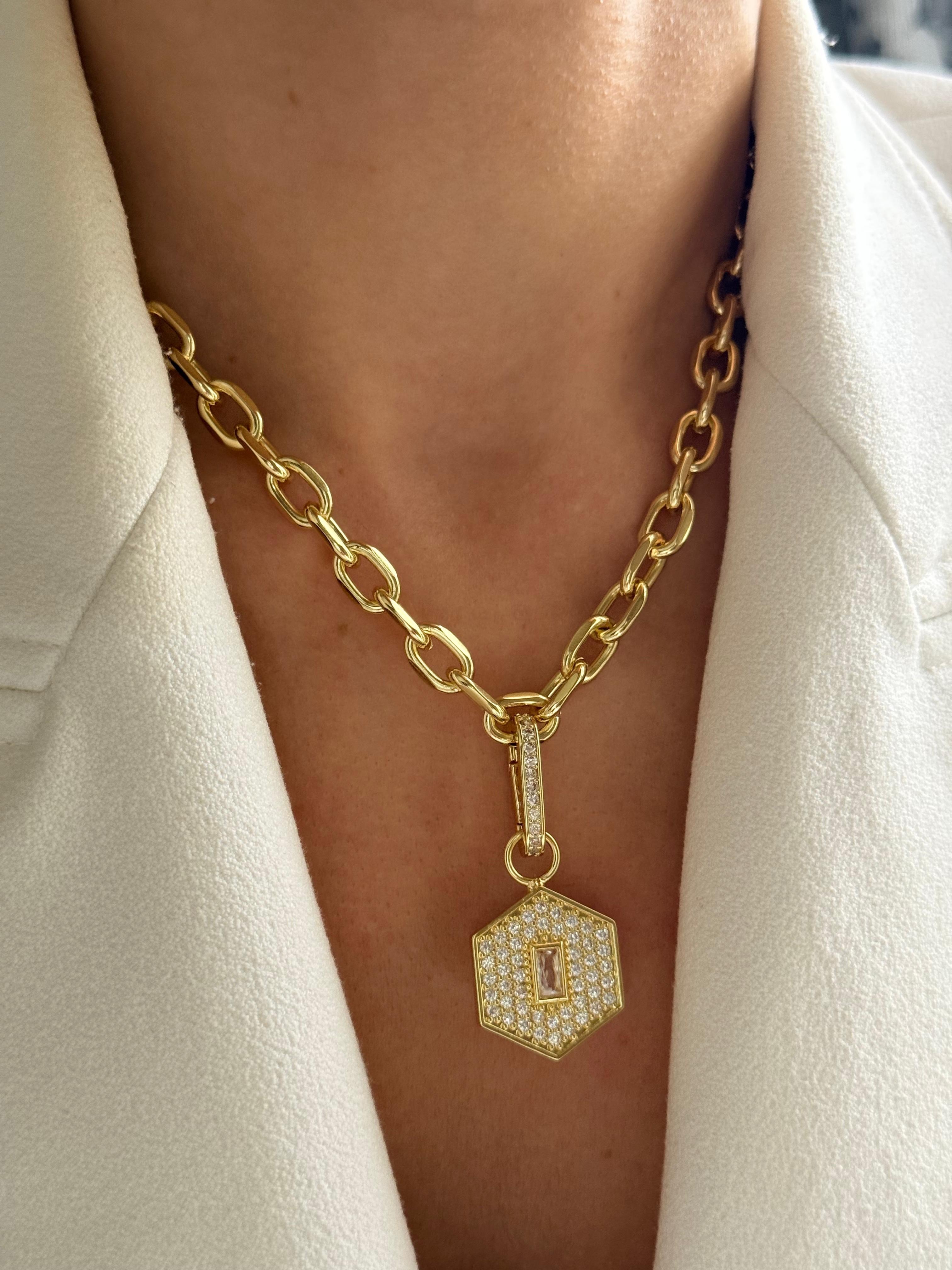 Geometrik Altıgen Taşlı Gold Zincir Kadın Kolye