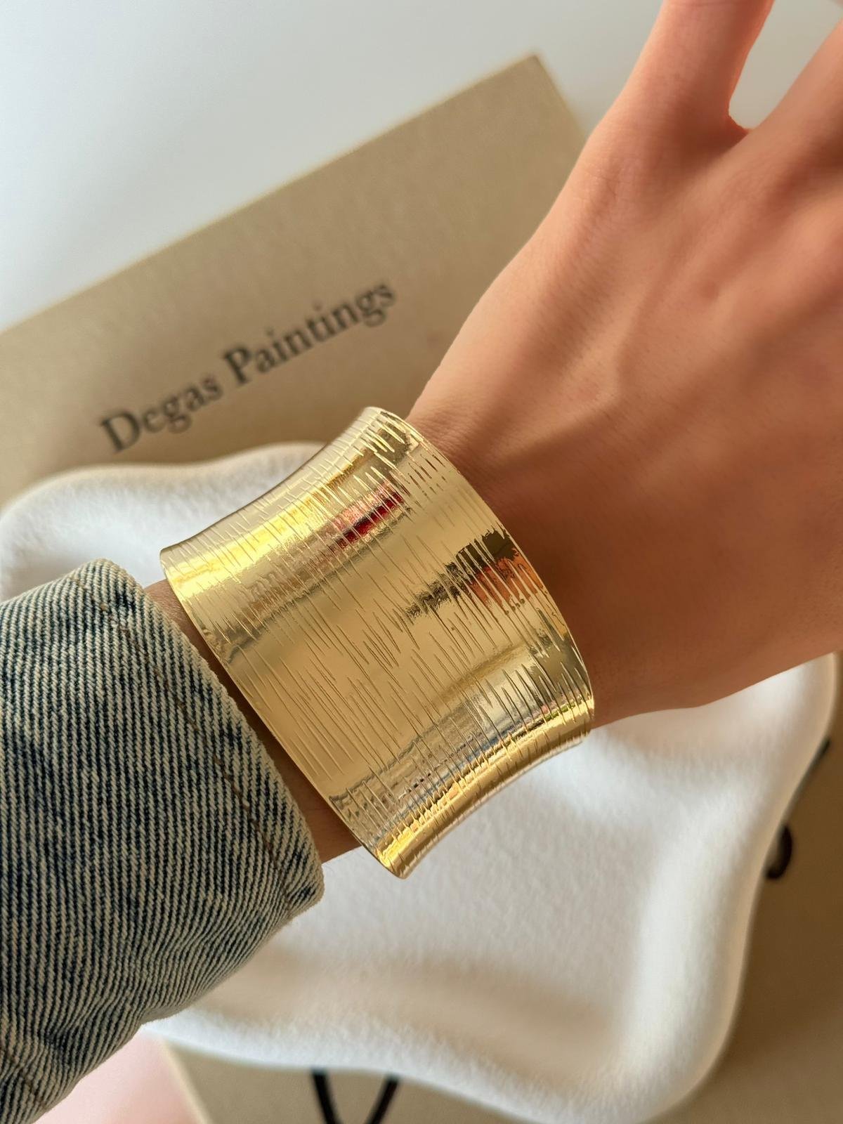 Minimal Çizgi Desen Gold Kelepçe Bileklik