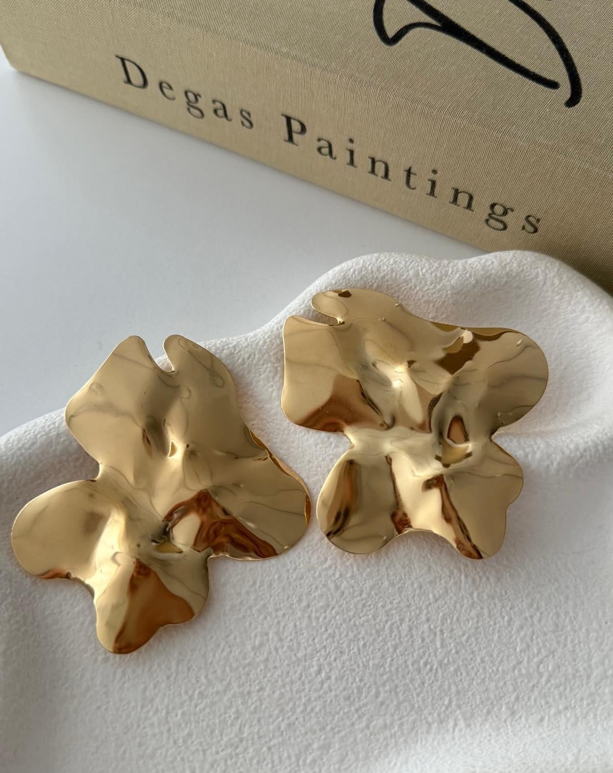 Organik Form Gold Kaplama Modern Küpe