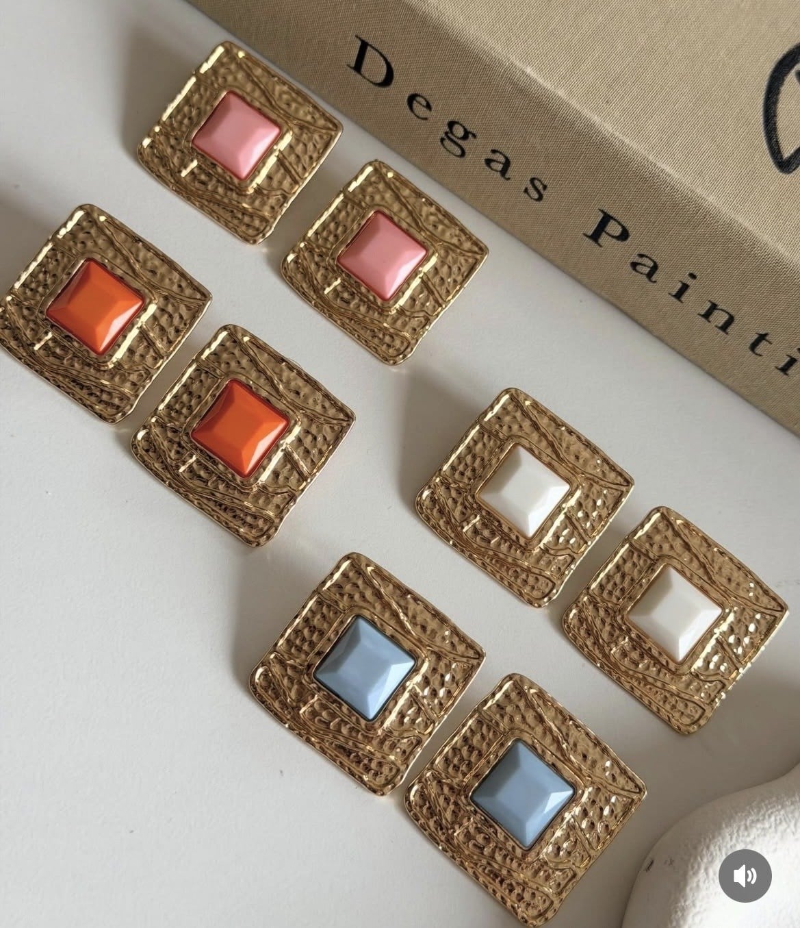 Vintage Kare Taşlı Gold Kadın Küpe
