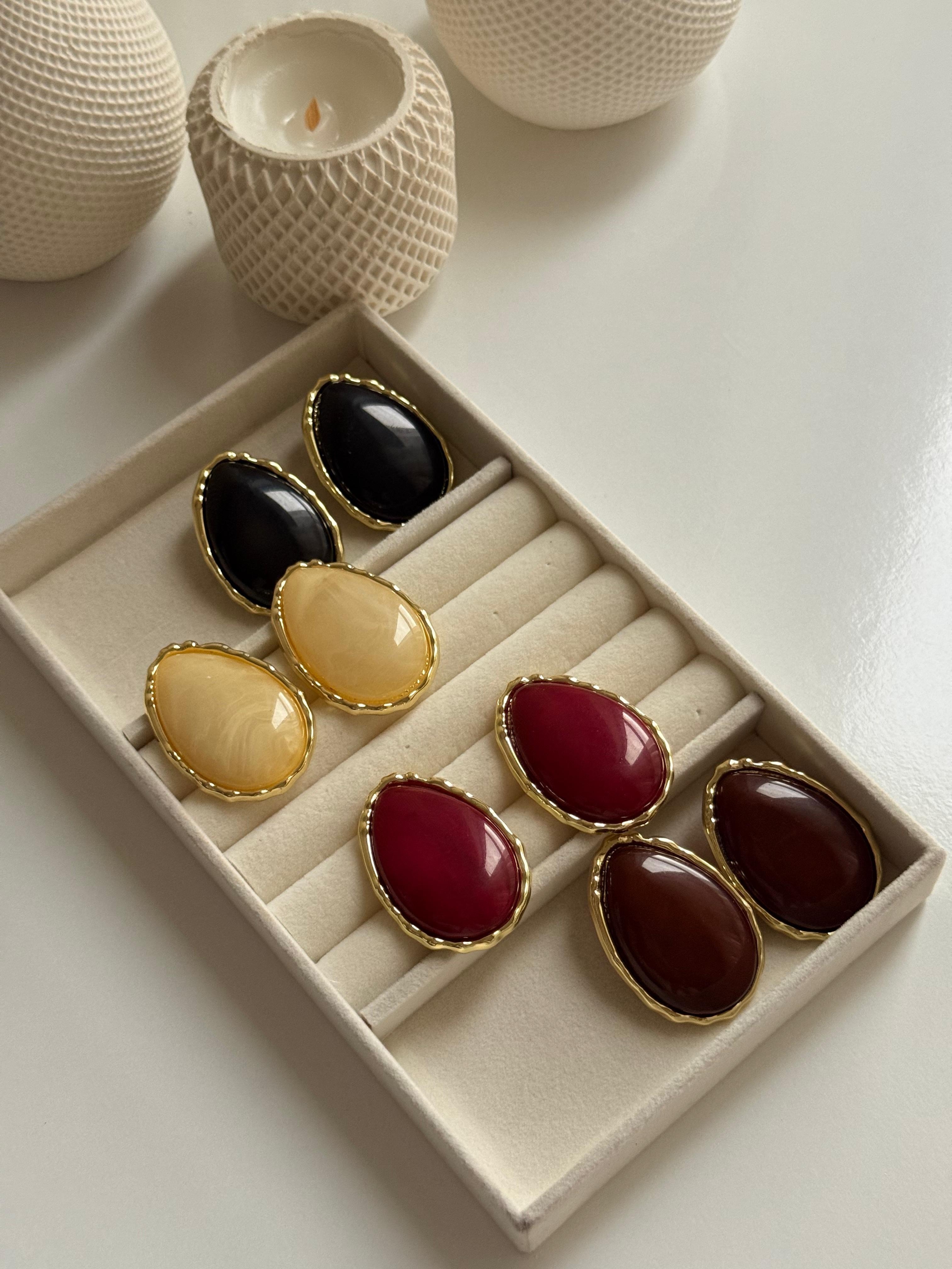 Vintage Oval Taş Detaylı Gold Kadın Küpe