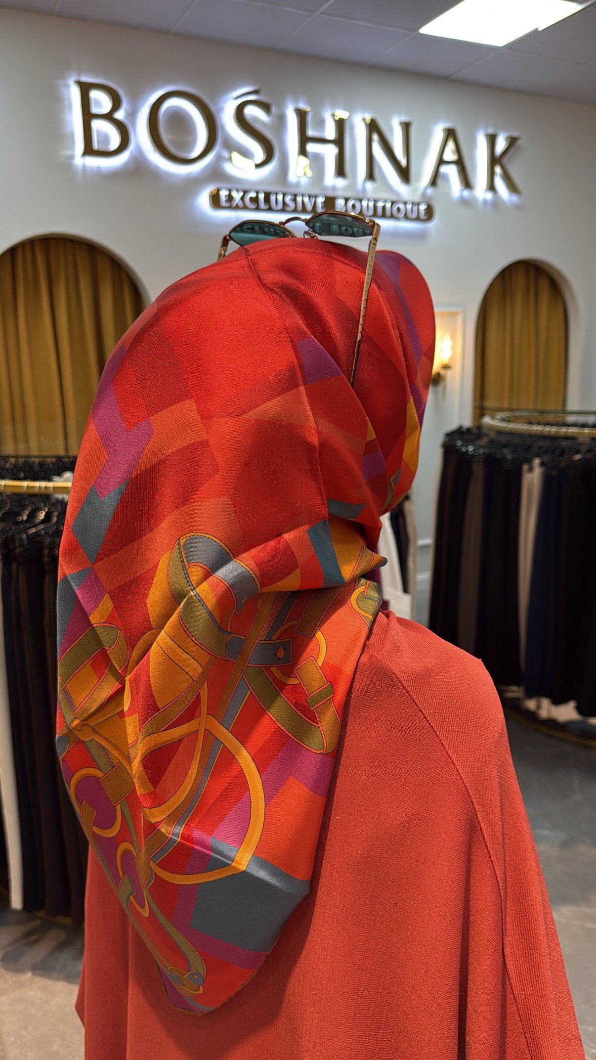 BELLİ Kırmızı Obje Desen %100 Twill İpek Eşarp 4300 - 80