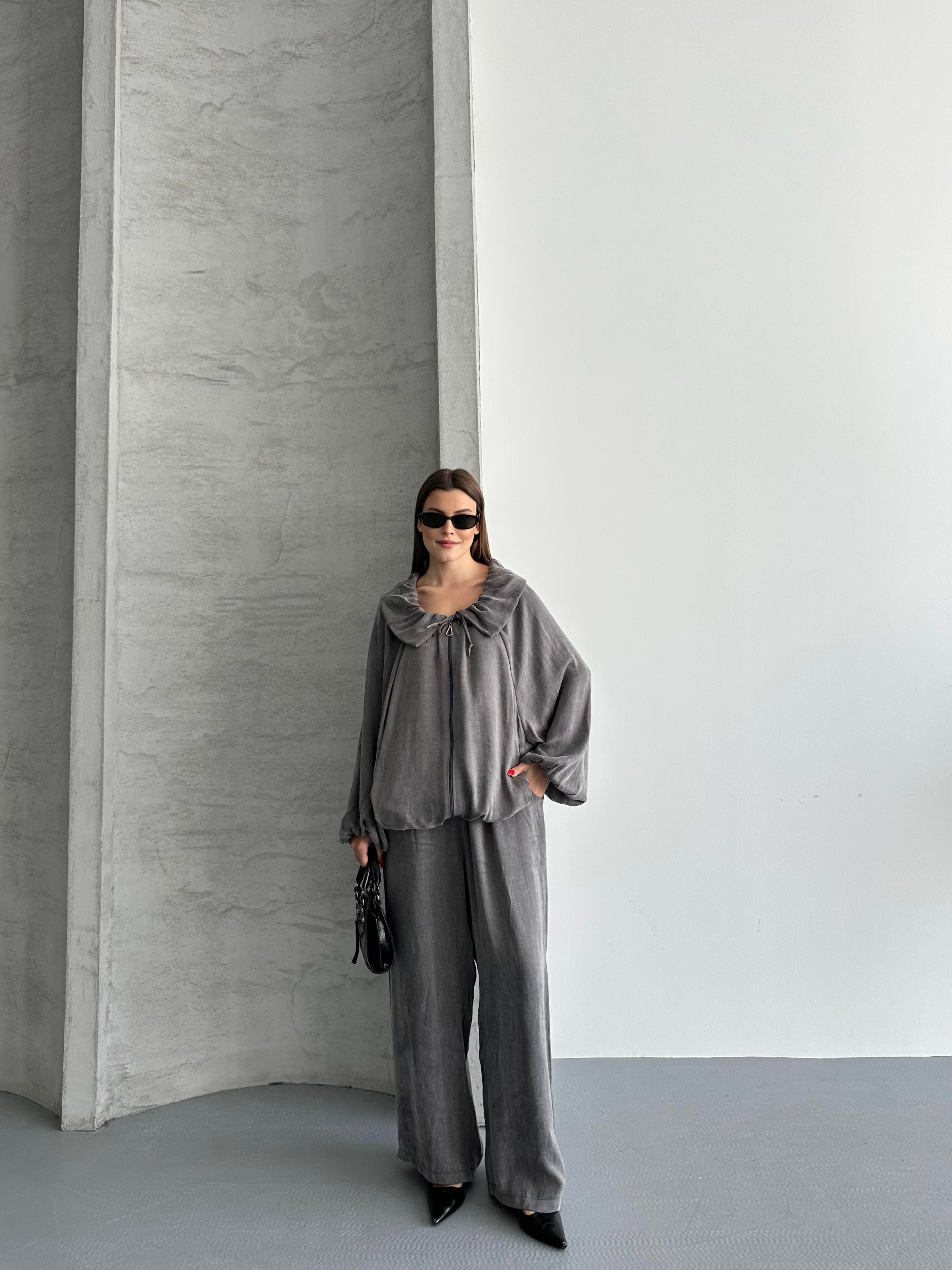 Açik Yaka Bügülü Oversize Takım