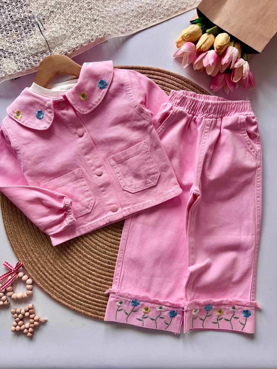 Kız çocuk 3lü çiçek nakışlı denim set(1 beden küçük tercih ediniz)