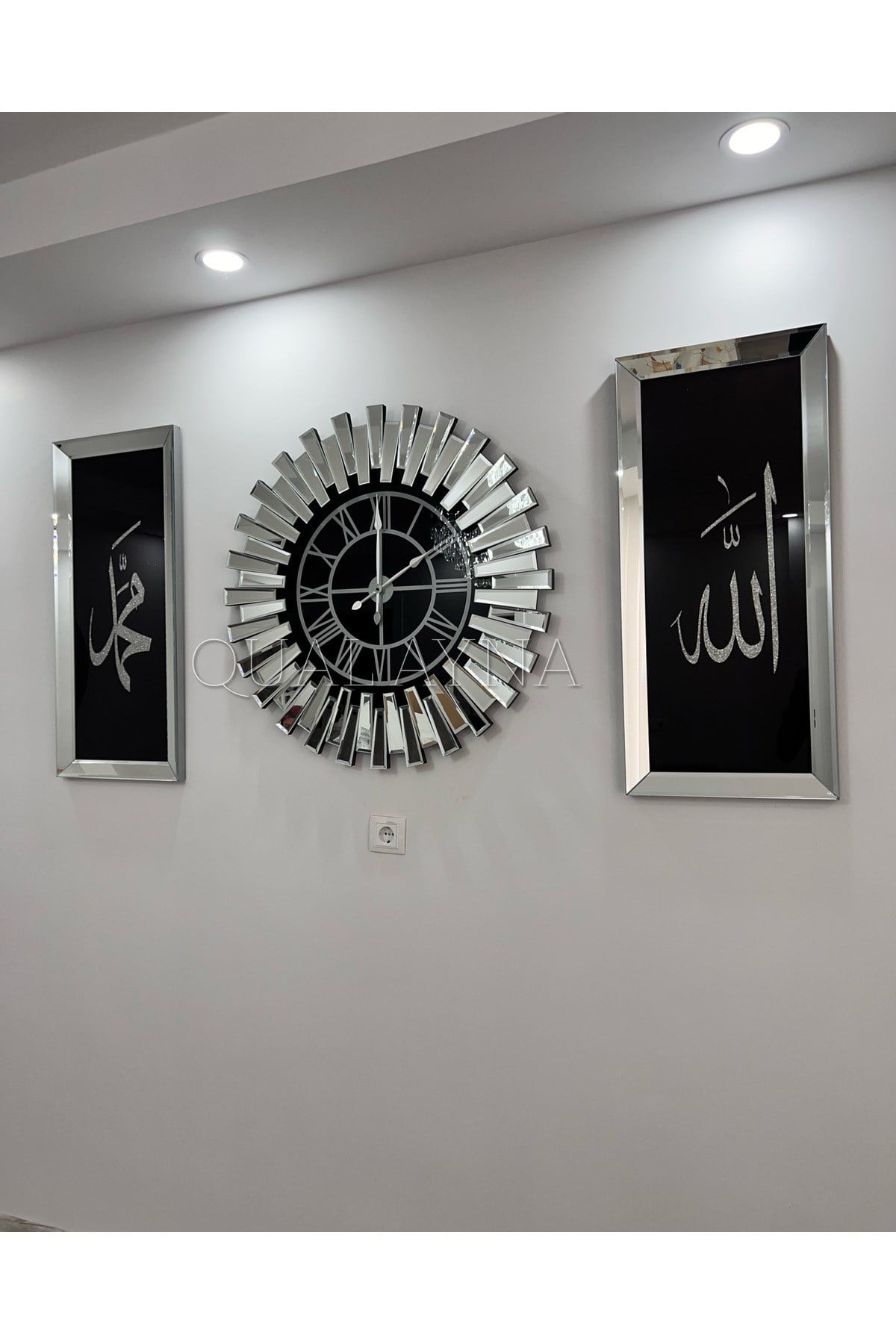 3’lü Gümüş Aynalı 65 cm Piyano Saat ve 3070 cm Allah ve Muhammed Tablo seti