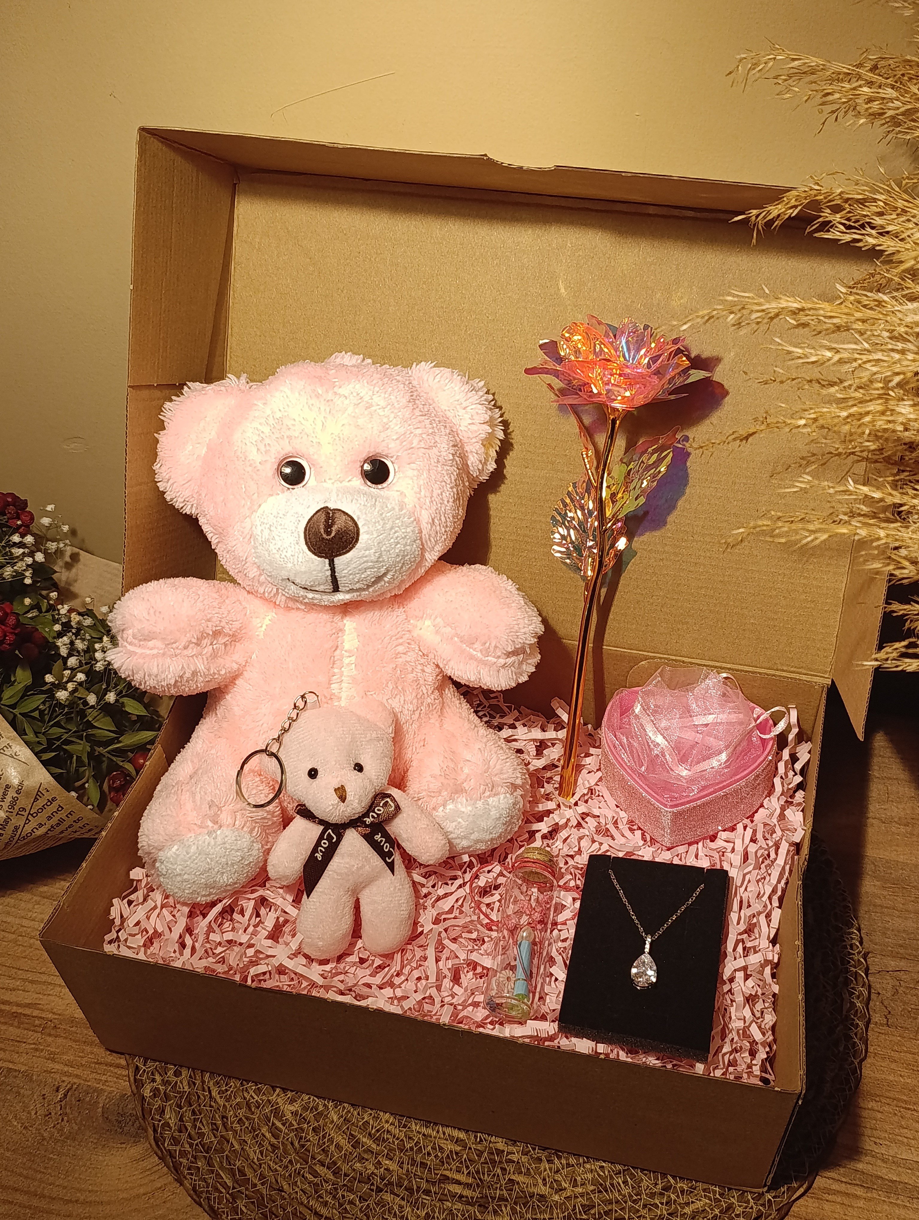 Pembe Ayıcık 25cm - Anahtarlık - Dilek Şişesi - Kalpli Kutu - Sonsuzluk Gülü - Kolye Hediye Seti