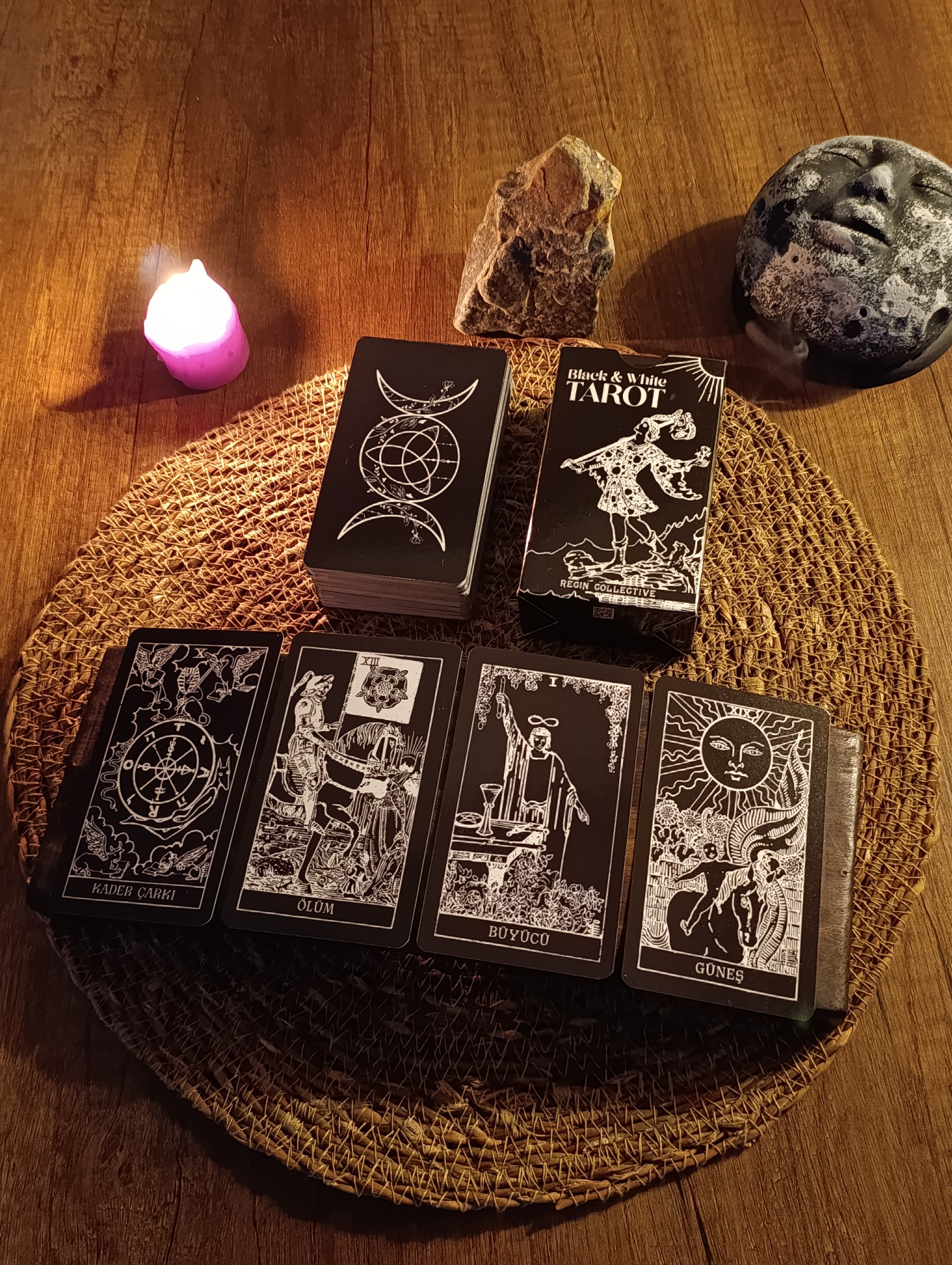 Siyah Beyaz Tarot Destesi 78 Kart - Arındırma Kesesi Hediyeli