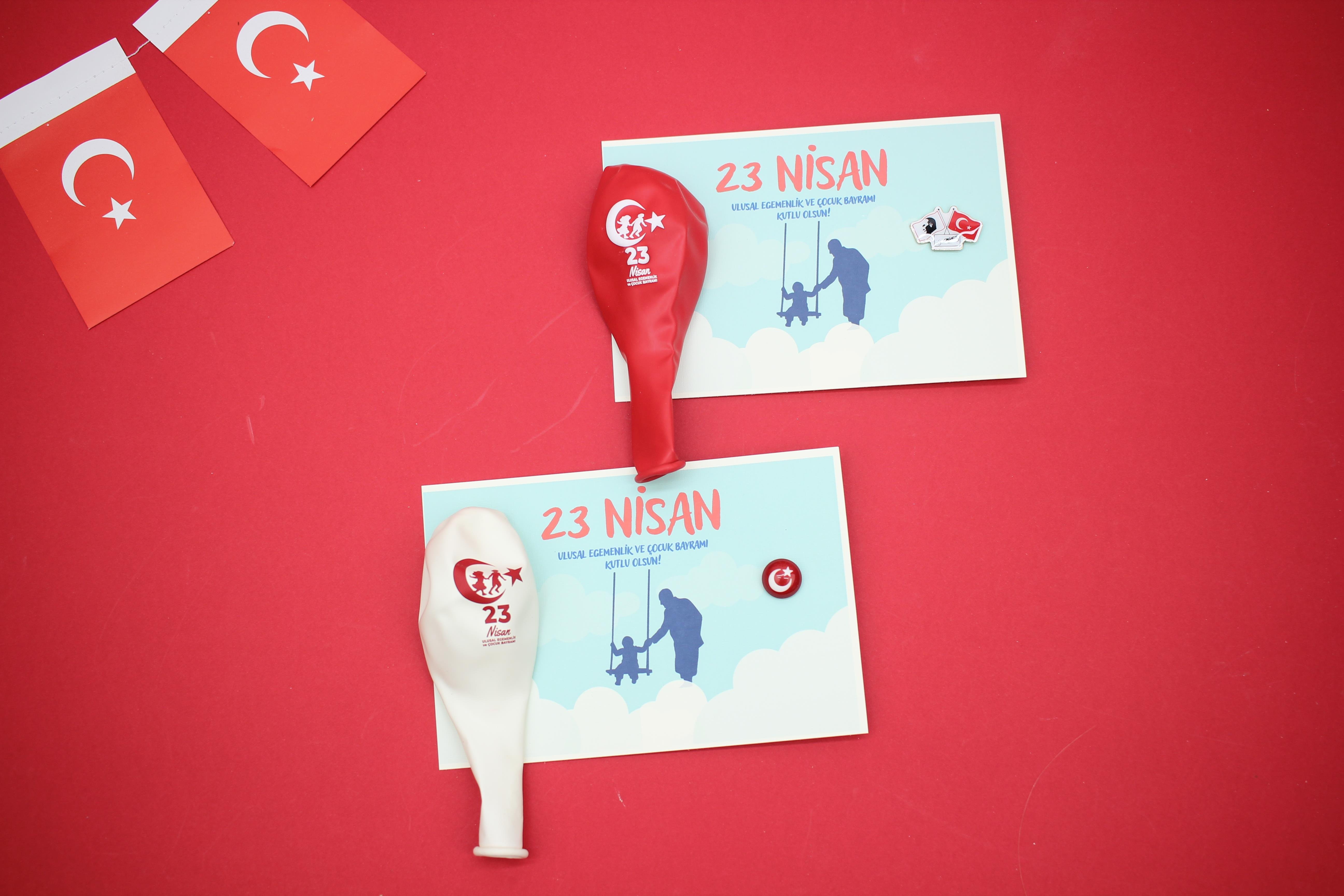 balon-ve-rozet-23-nisan-cocuk-hhdiye-2bb125.jpg